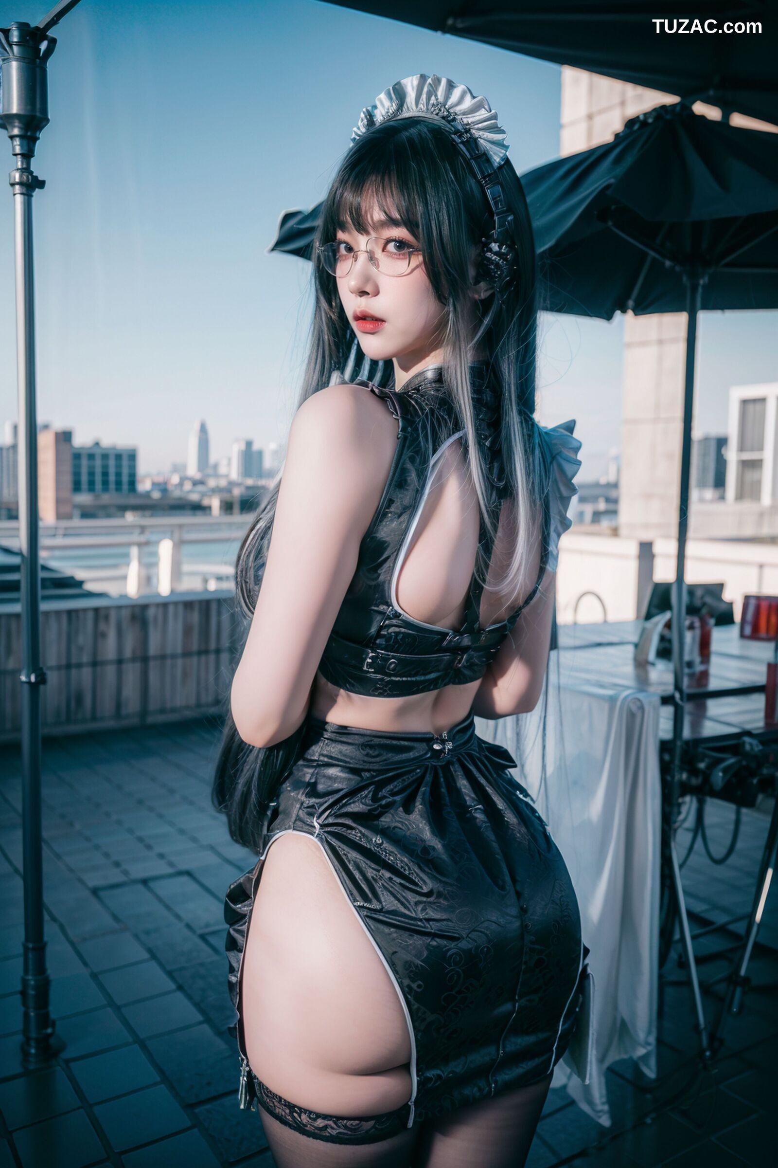 AI美女-拟实-哥特风眼镜女仆