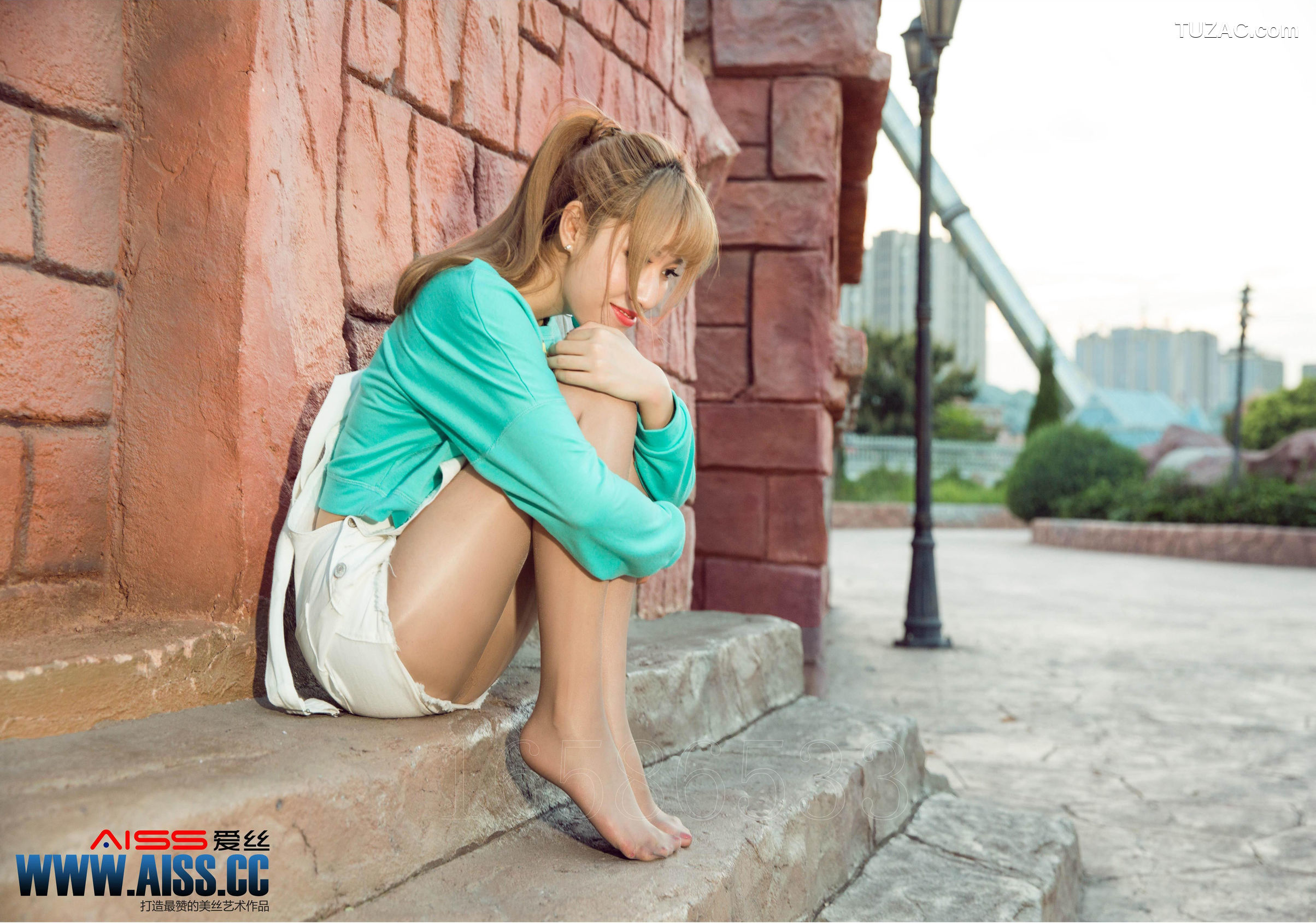 AISS爱丝-F5032-何冉-《何冉的假期》