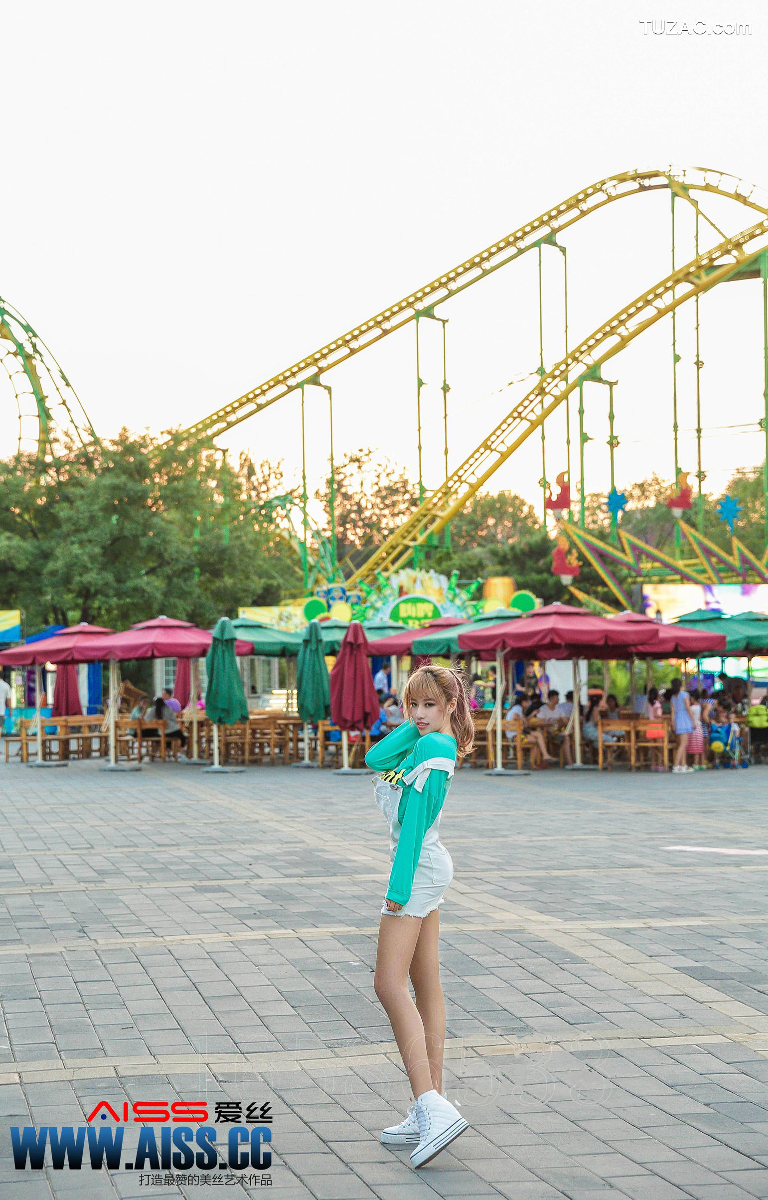 AISS爱丝-F5032-何冉-《何冉的假期》