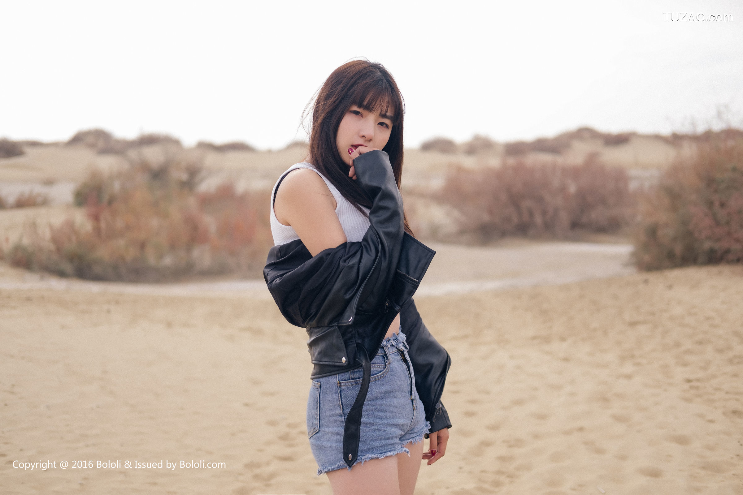 Kimoe激萌文化-010-周闻-球球《沙漠机车女》