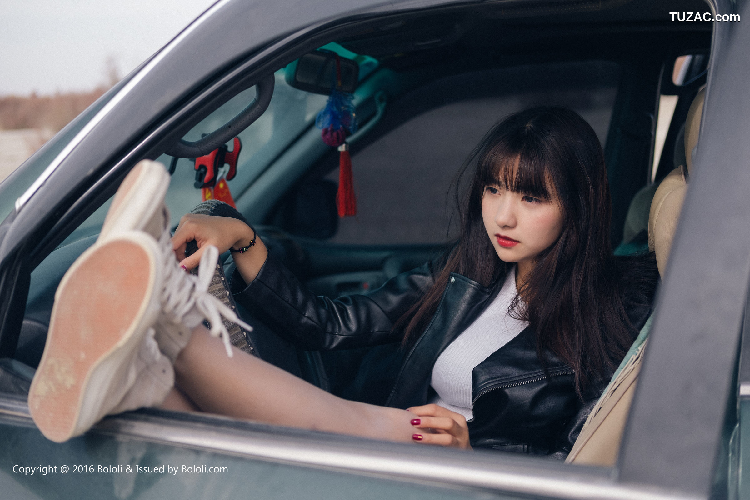 Kimoe激萌文化-010-周闻-球球《沙漠机车女》