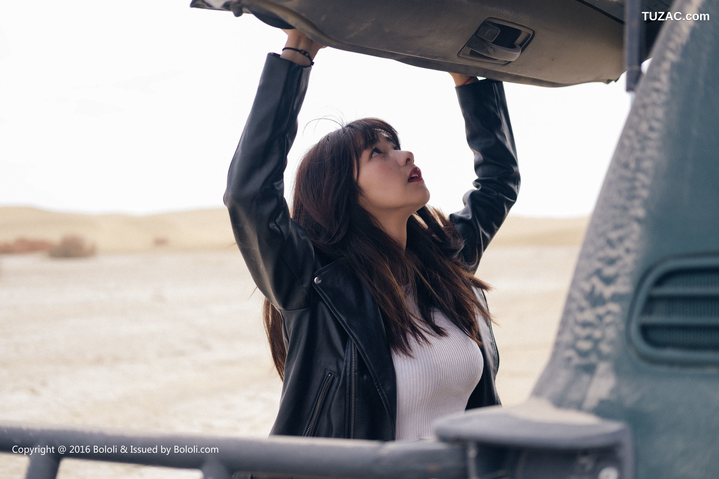 Kimoe激萌文化-010-周闻-球球《沙漠机车女》