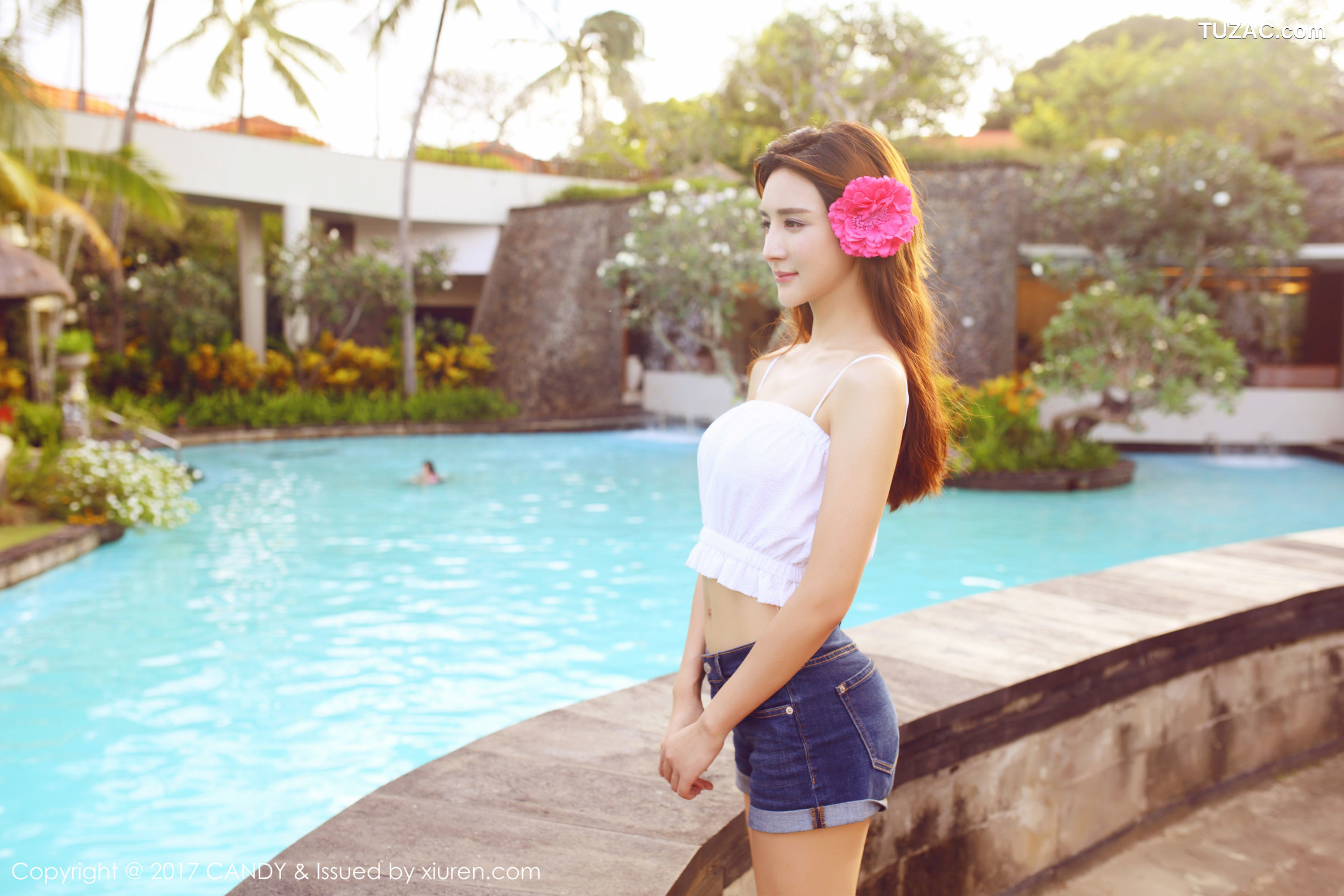 Candy糖果画报-030-伊莉娜-《牛仔热裤-泳池比基尼》-2017.08.30