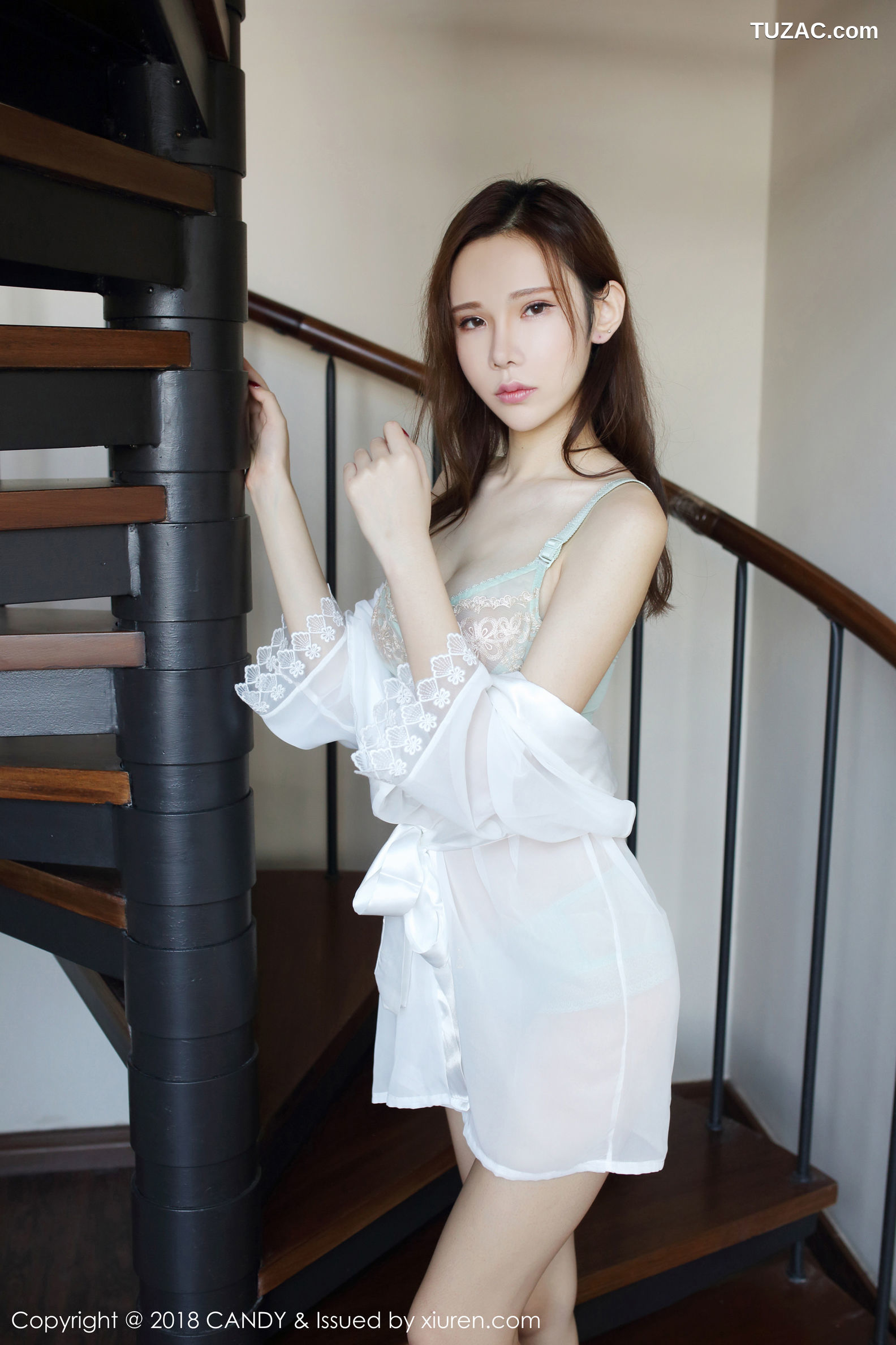 Candy网红馆-049-萌琪琪Irene-《沙发-睡衣系列》-2018.01.23