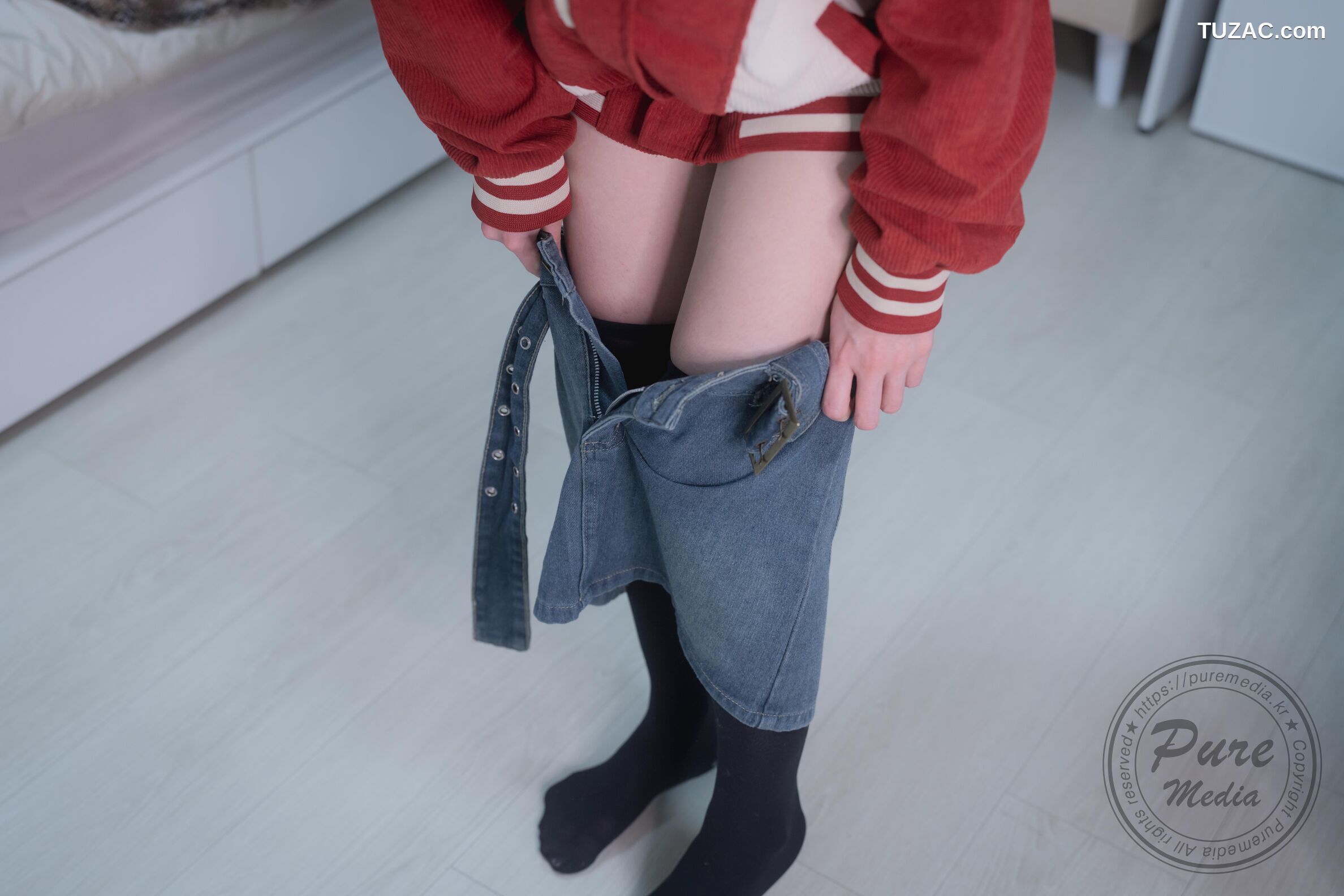 Yeha-Expensive-and-Delicious-Naked-Hen-Pure-Media-Vol.277