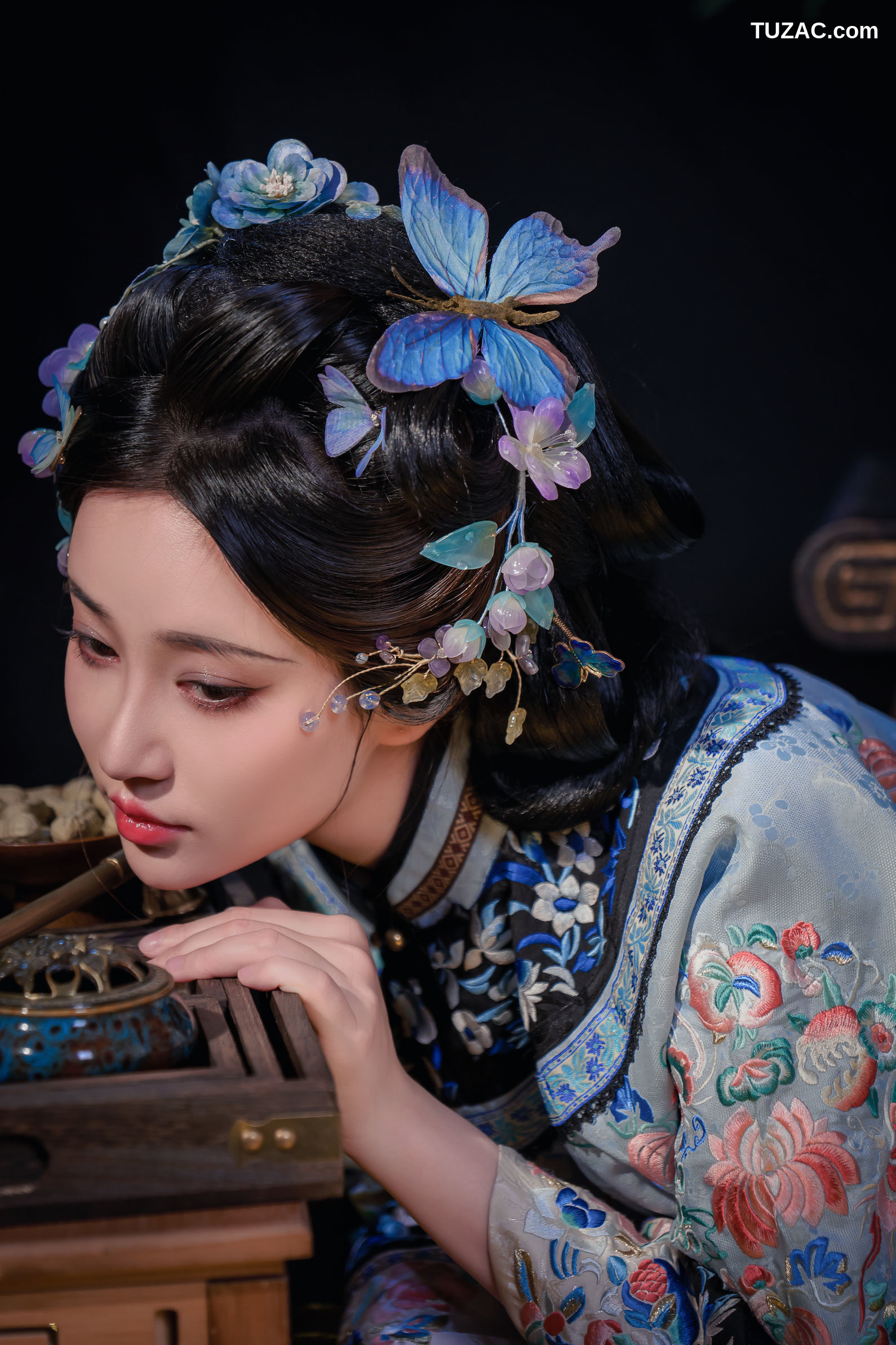 年年Nnian-丝兰陵