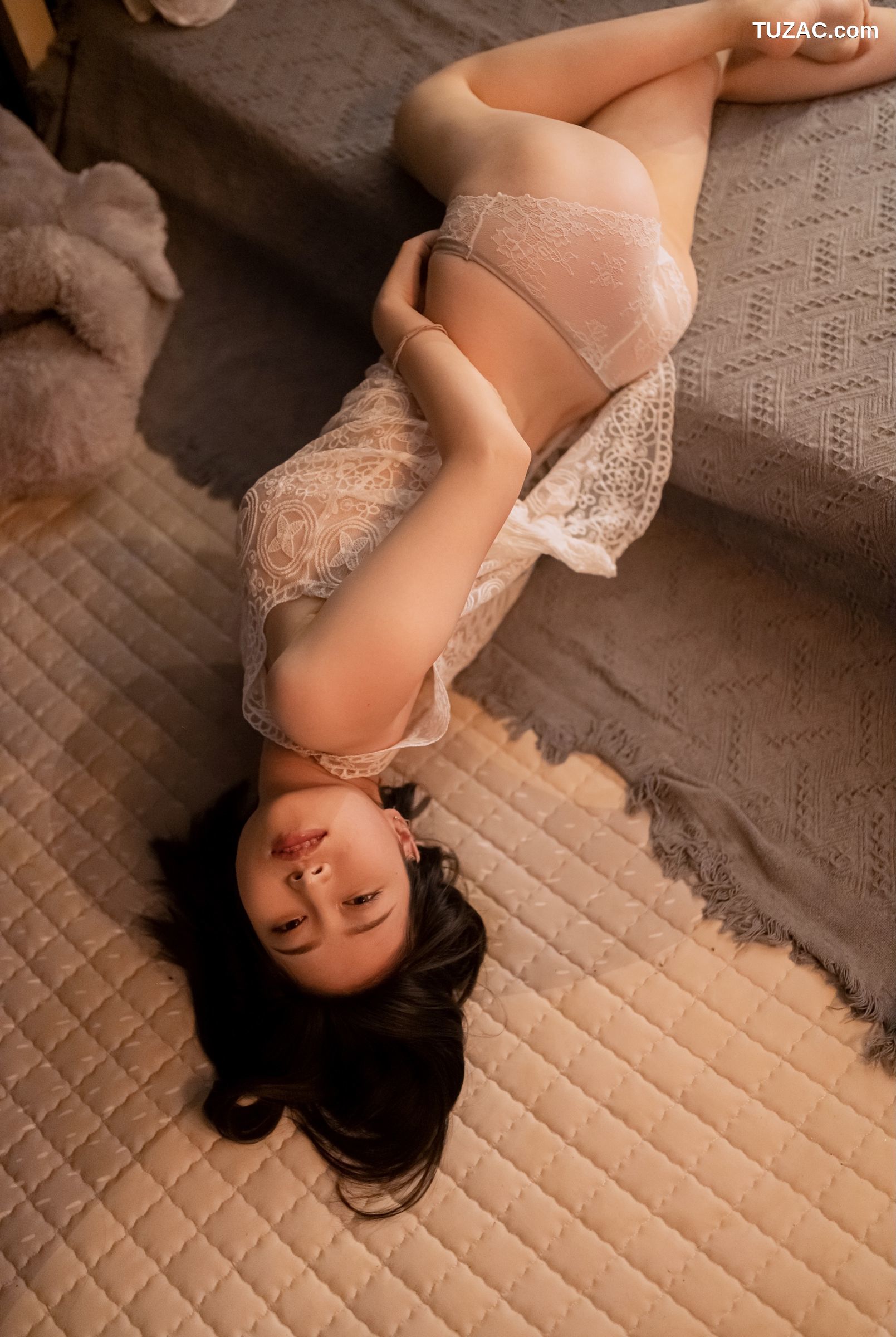 年年Nnian-白色网衫