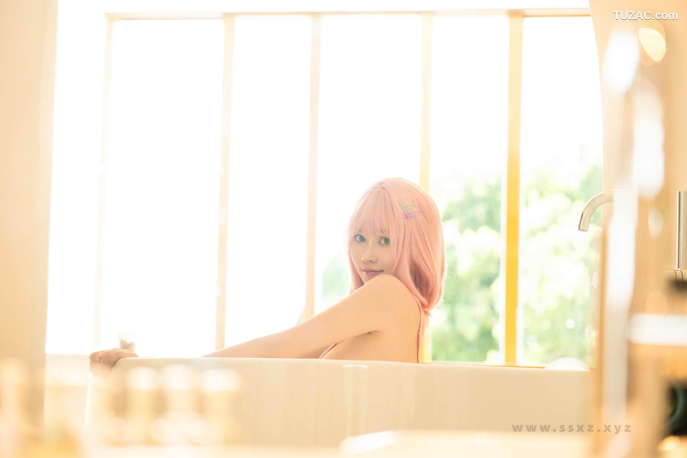 年年Nnian-红色玛奇朵-模特面试-罕见出镜