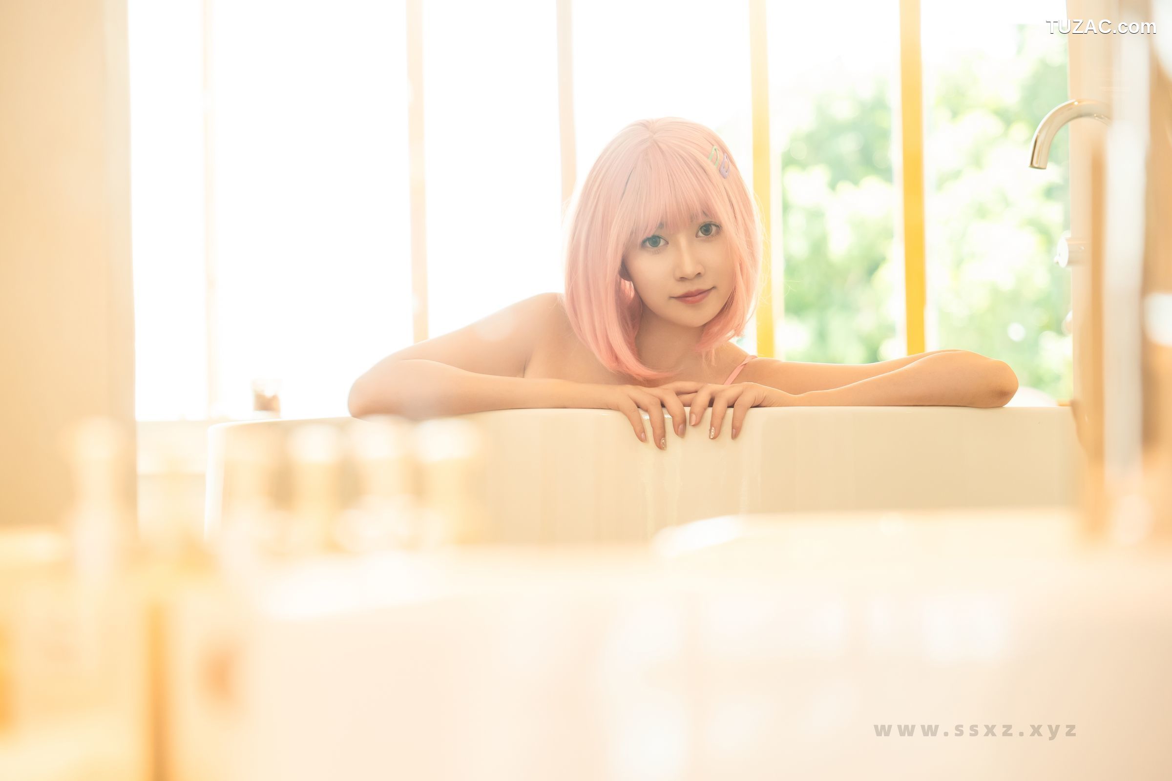 年年Nnian-红色玛奇朵-模特面试-罕见出镜