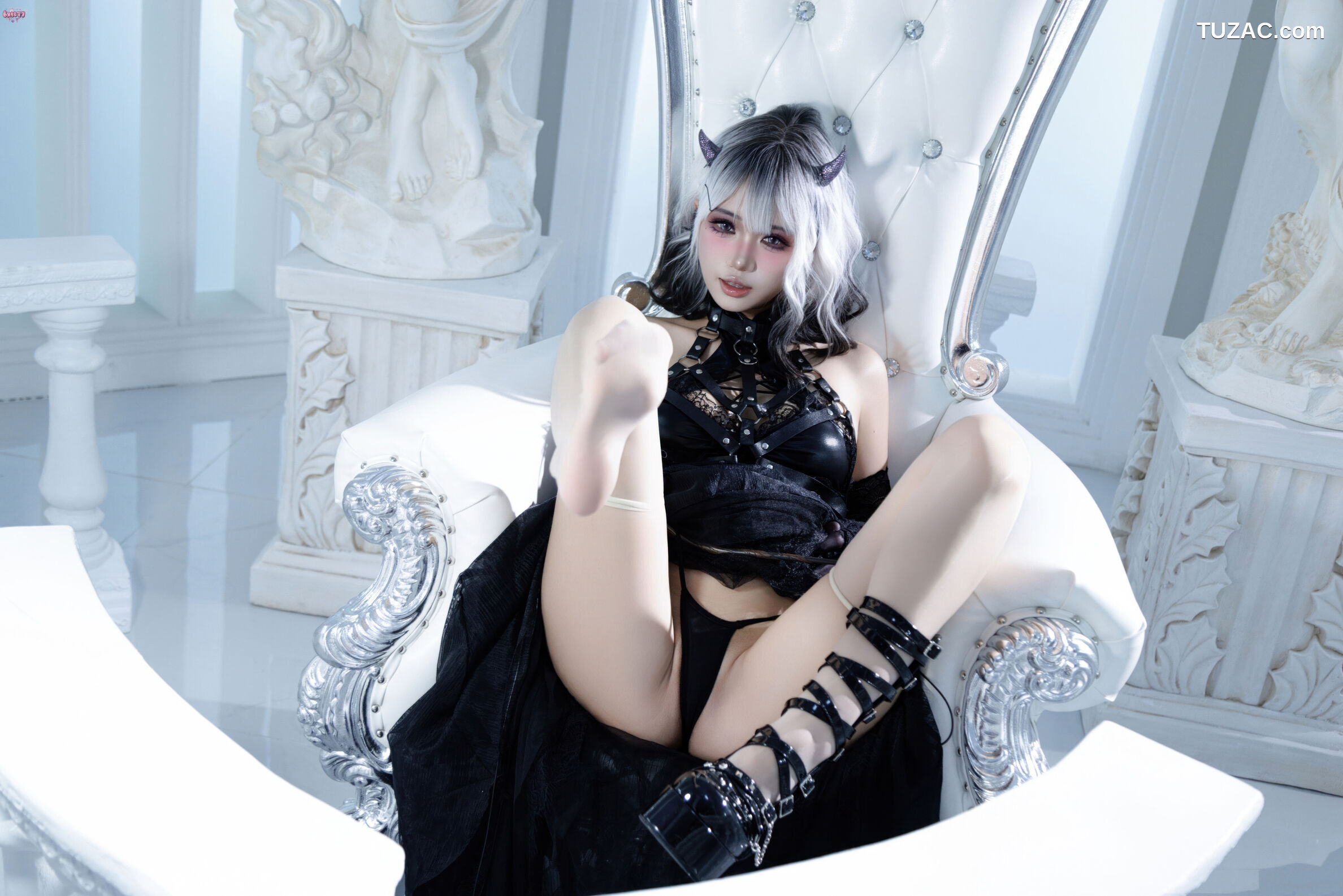 柒柒要乖哦-魔女盛宴