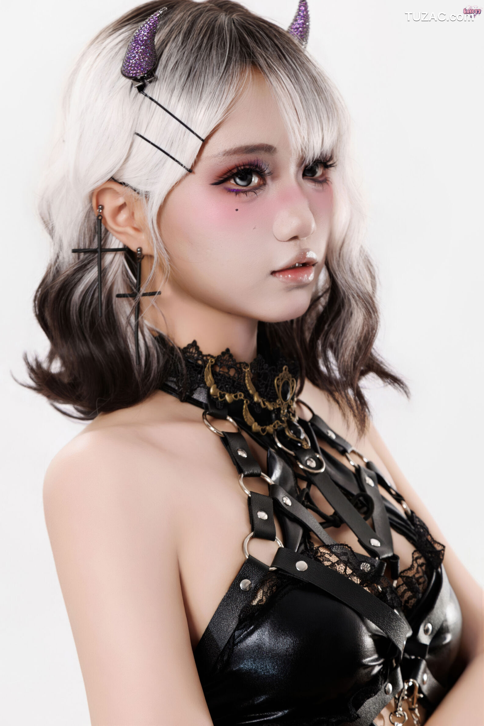 柒柒要乖哦-魔女盛宴