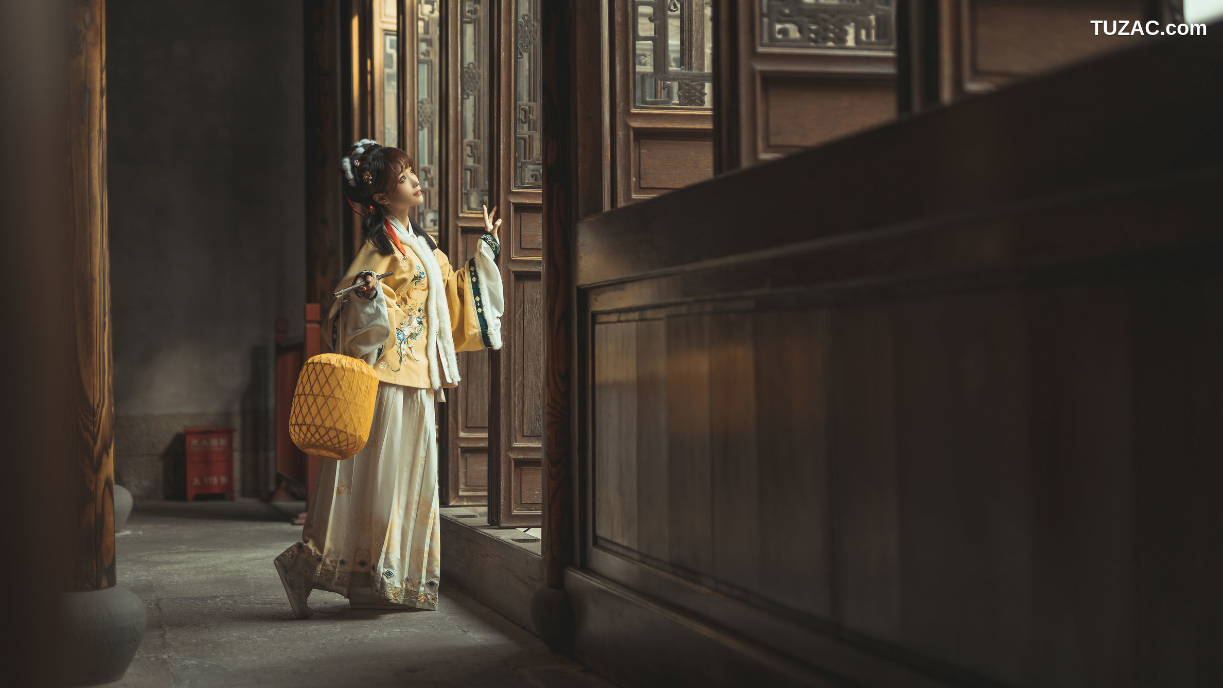 蠢沫沫-140-黄汉服