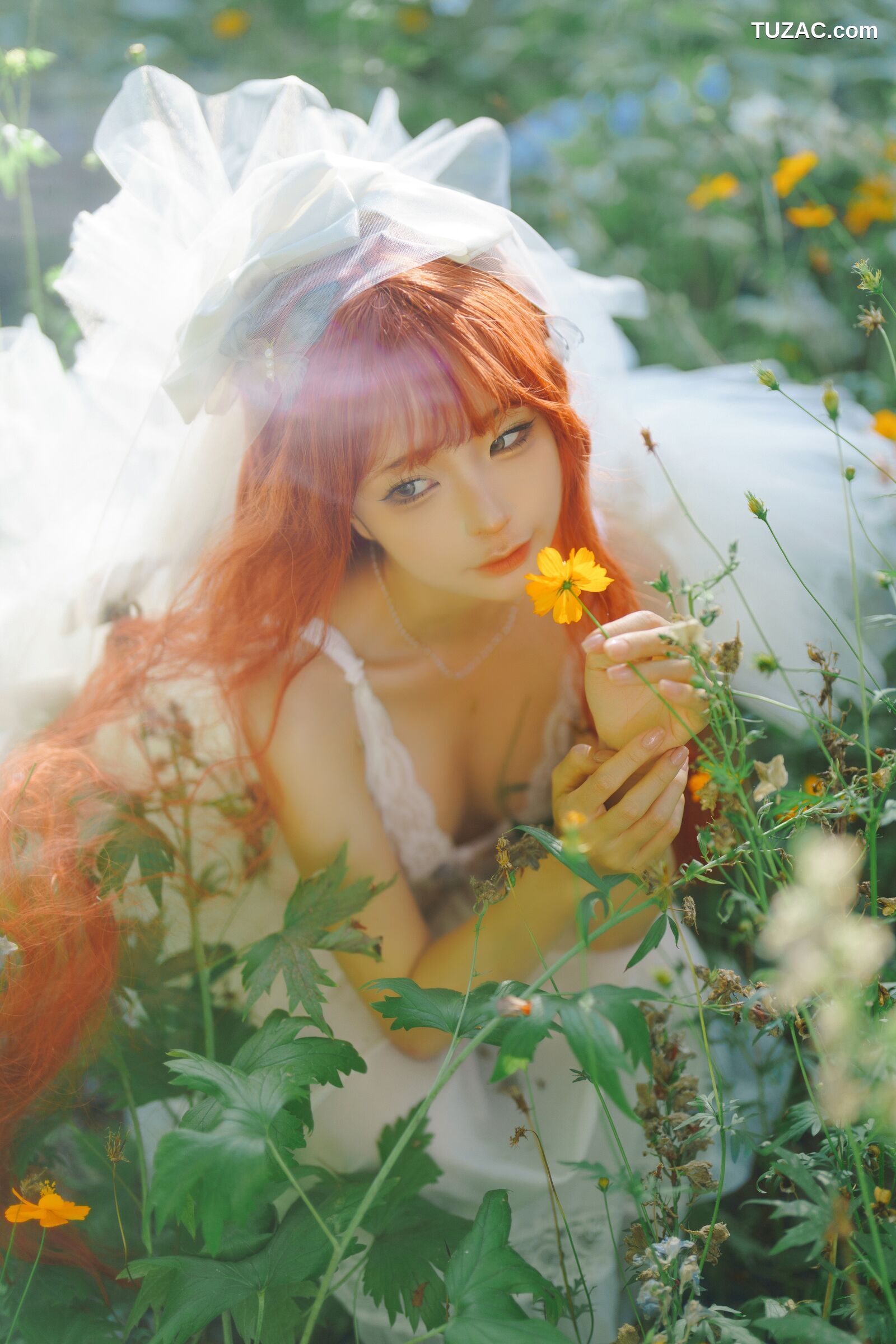 蠢沫沫-花丛婚纱