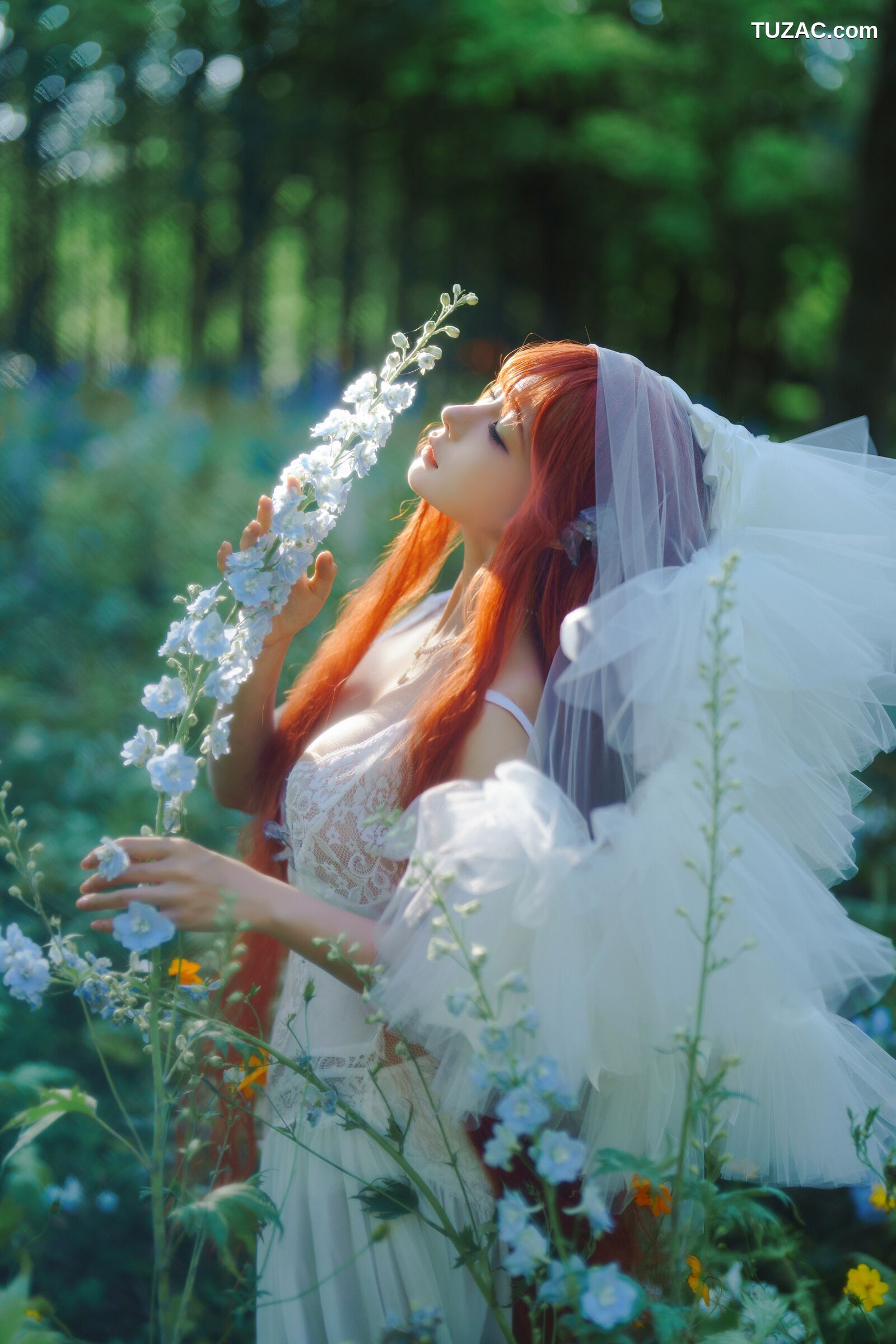 蠢沫沫-花丛婚纱