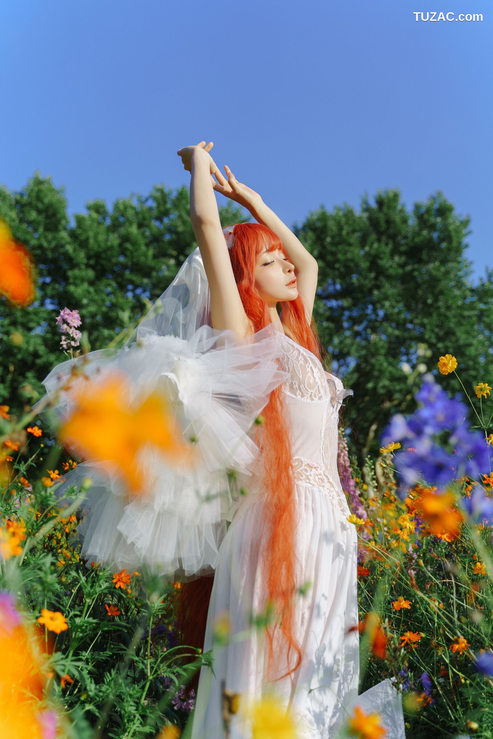 蠢沫沫-花丛婚纱