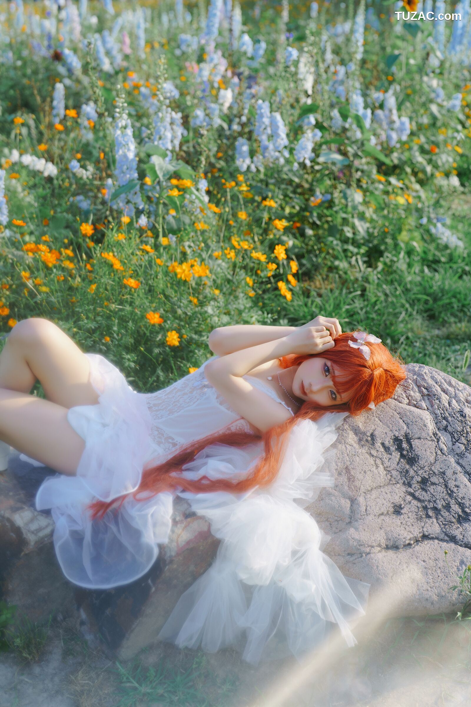蠢沫沫-花丛婚纱