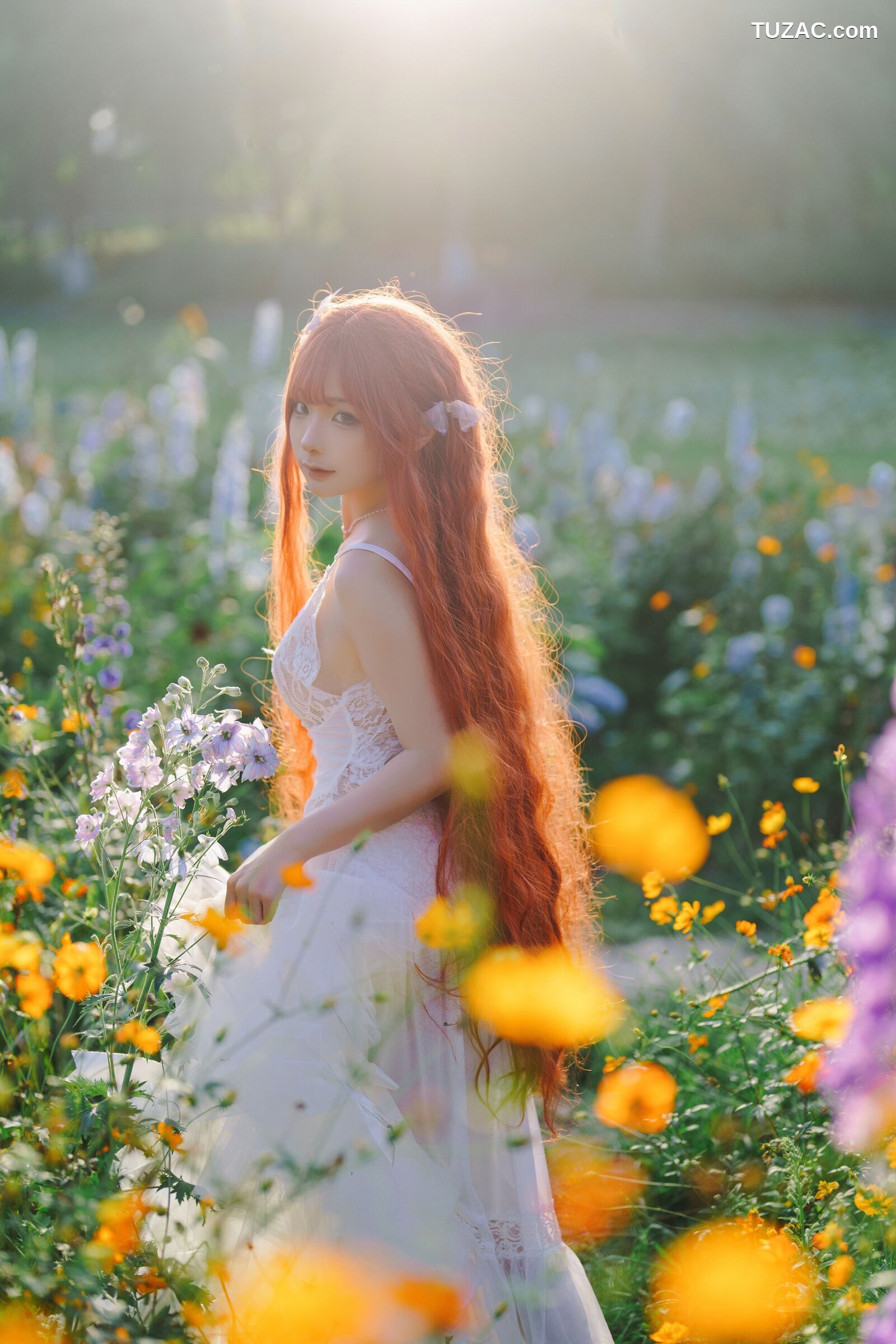 蠢沫沫-花丛婚纱