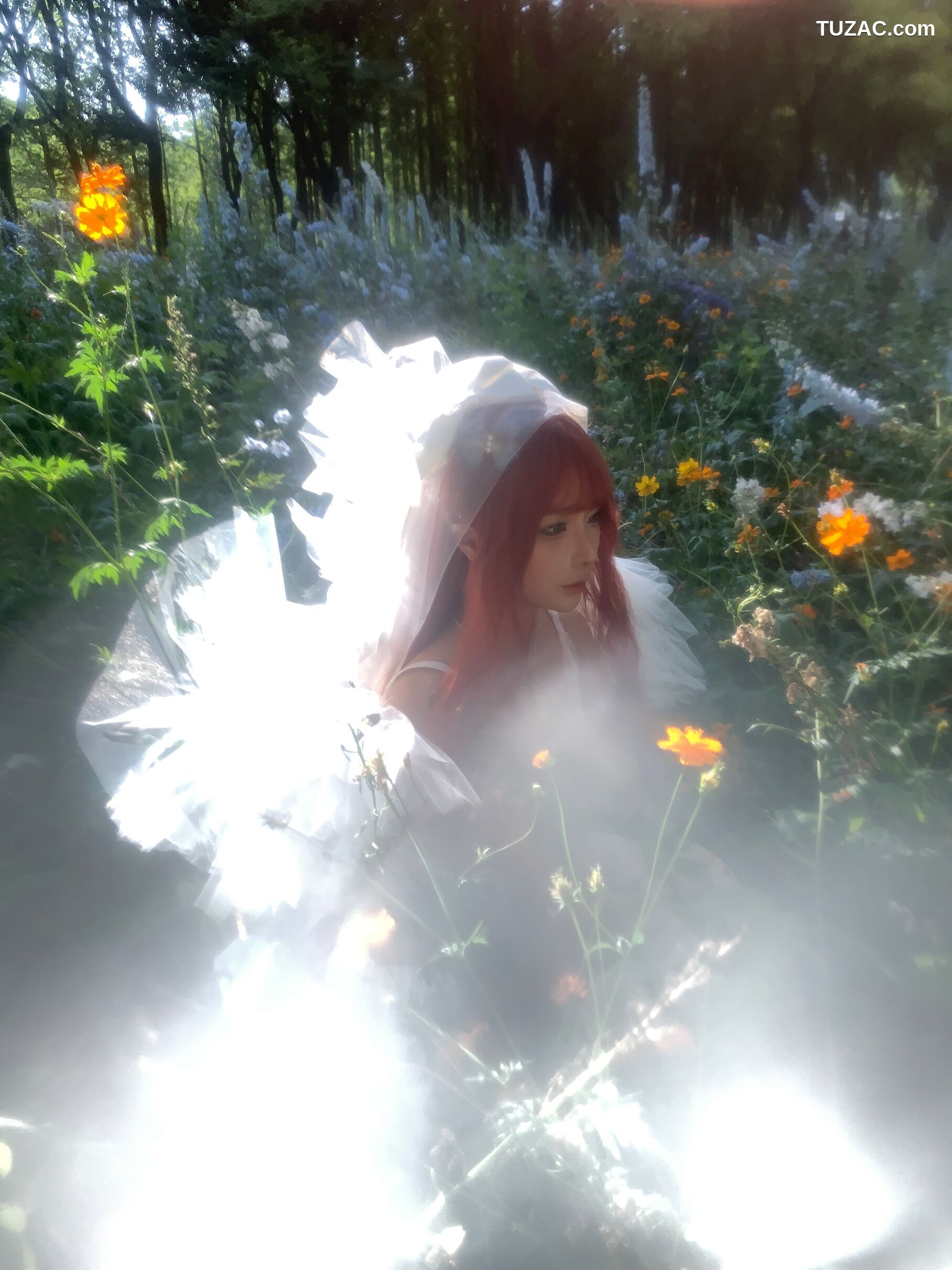 蠢沫沫-花丛婚纱
