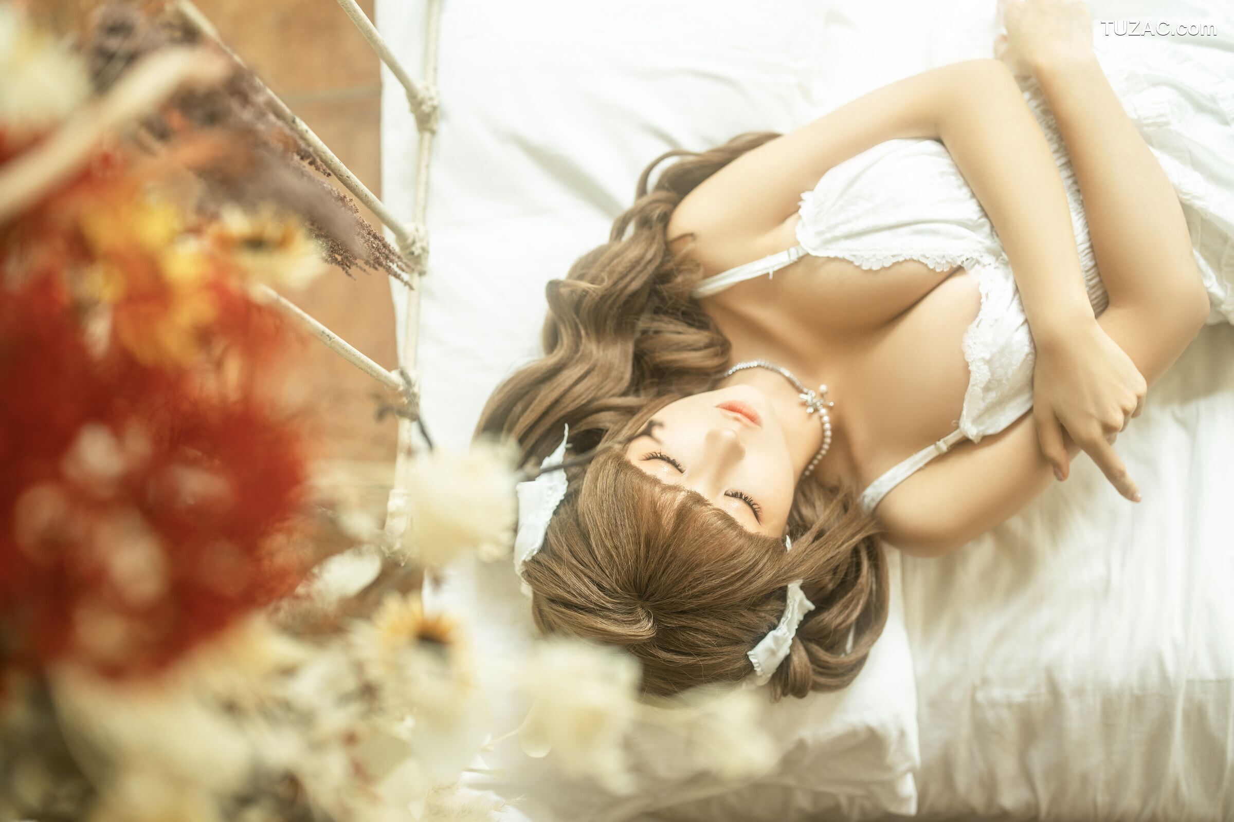 蠢沫沫-花床