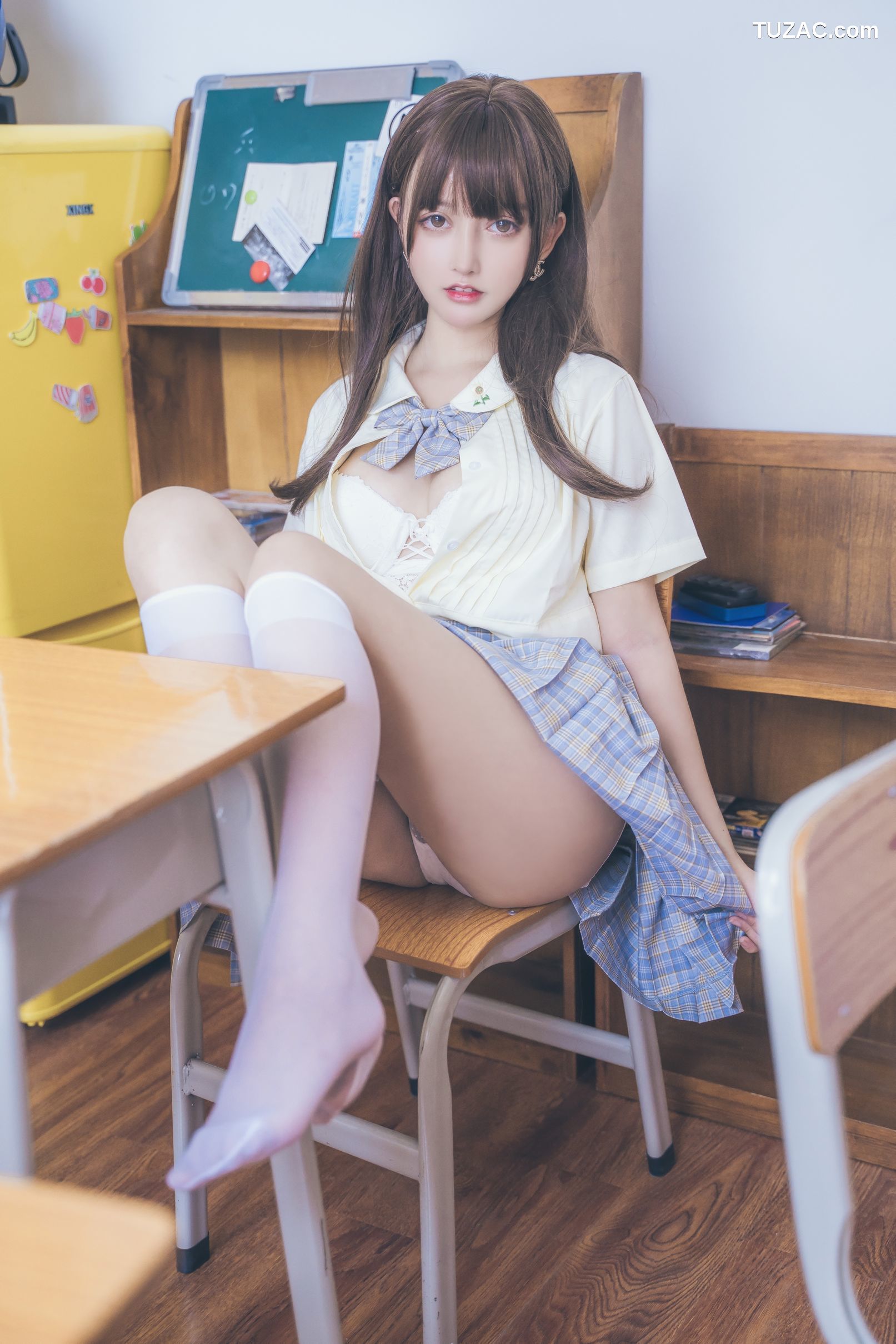 过期米线线喵-072-教室写真