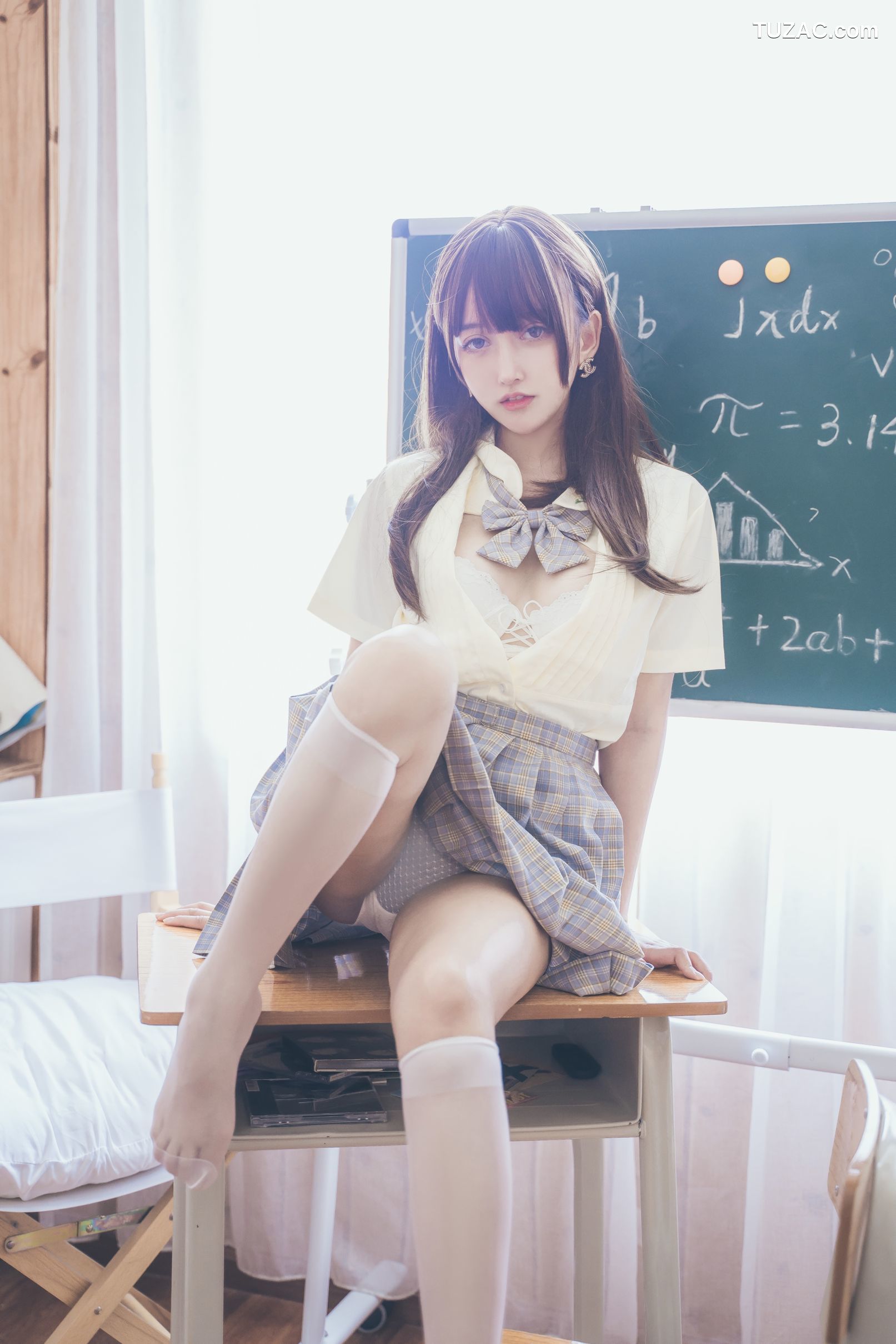 过期米线线喵-072-教室写真