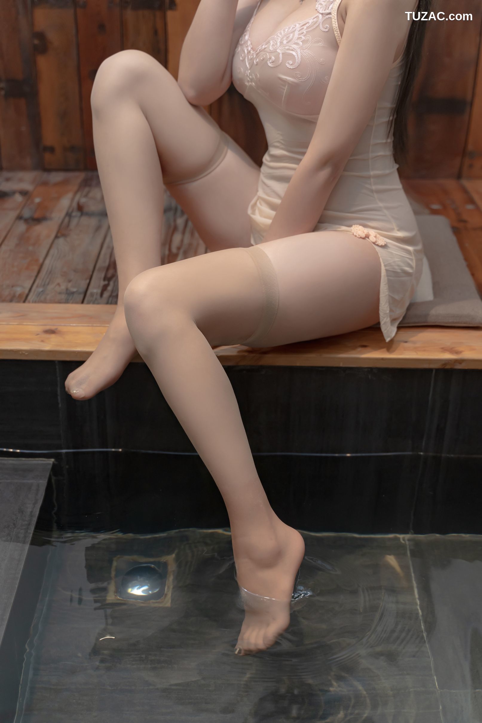 过期米线线喵-温泉本