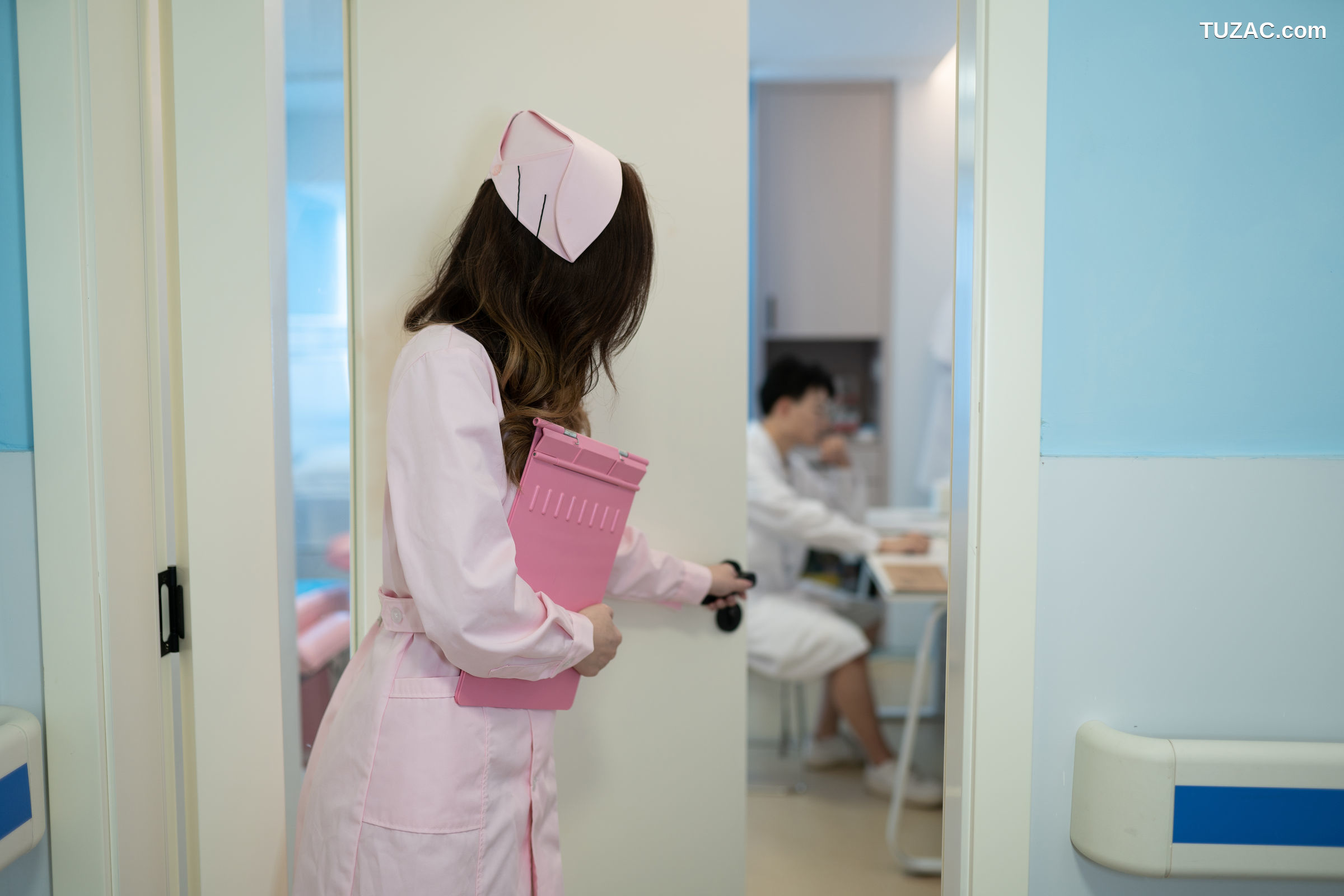 鹿八岁-医生和护士