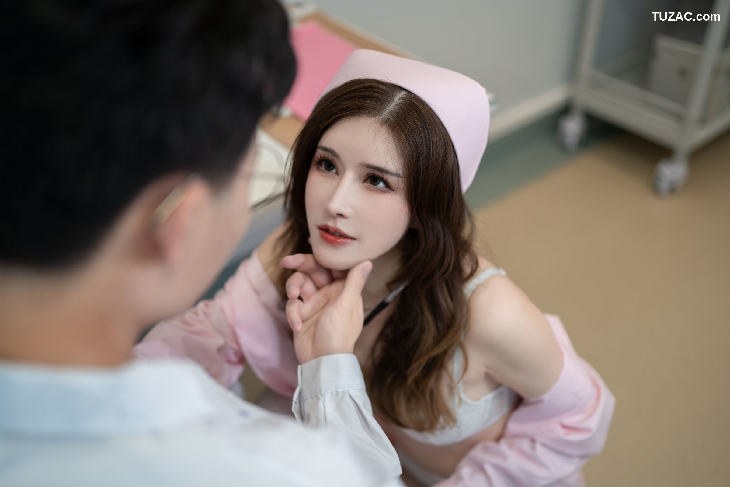 鹿八岁-医生和护士