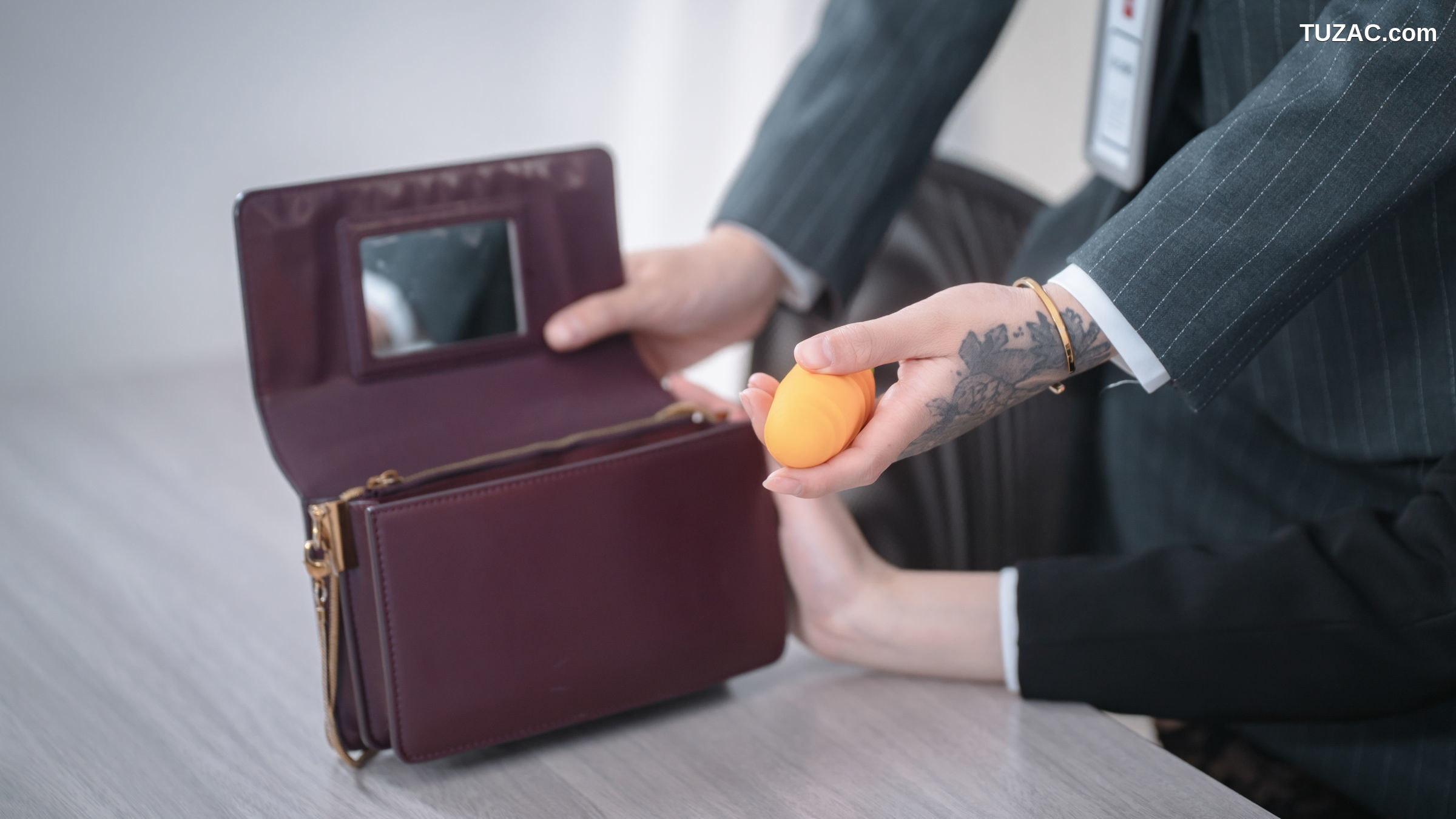 鹿八岁-女上司和女下属