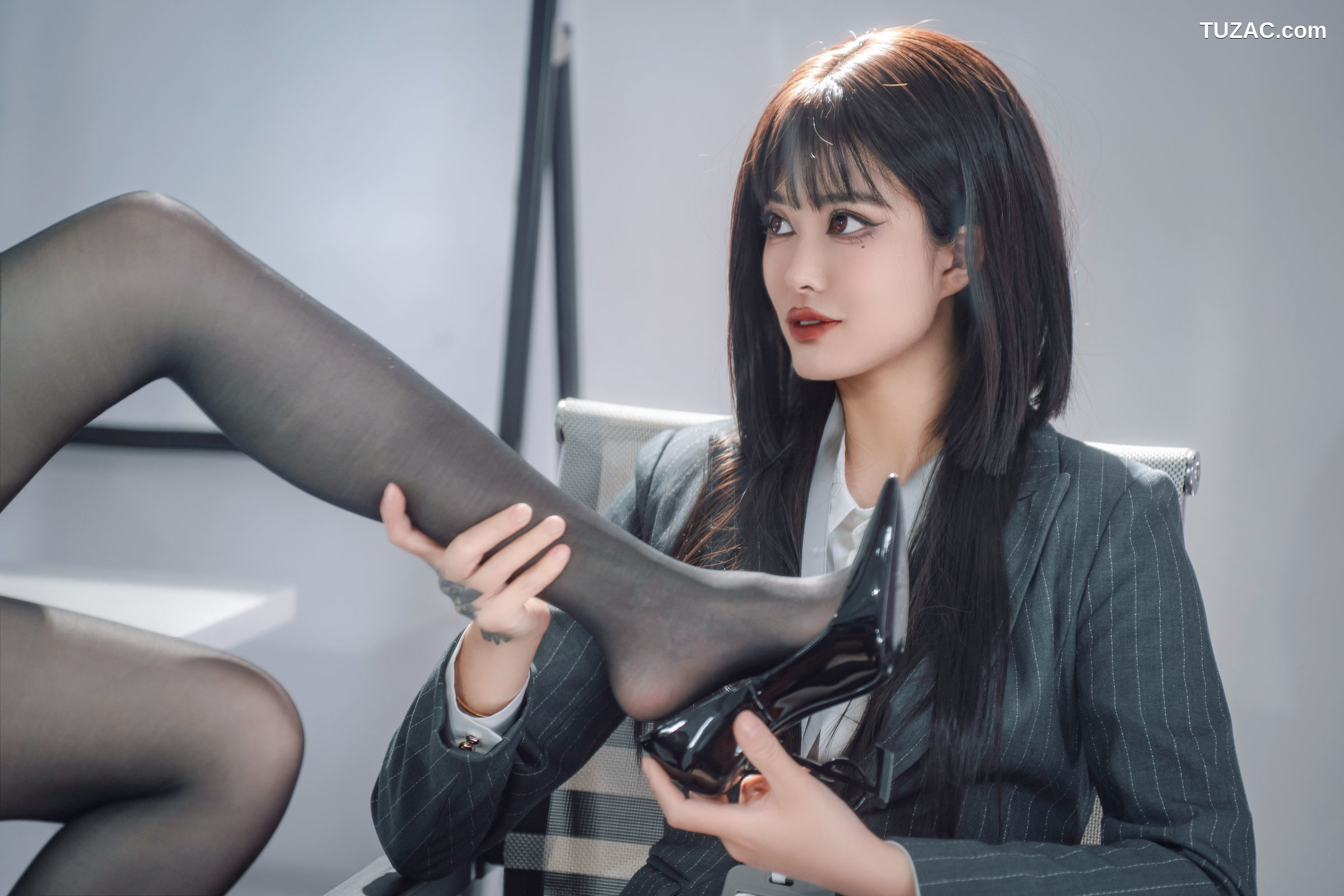 鹿八岁-女上司和女下属