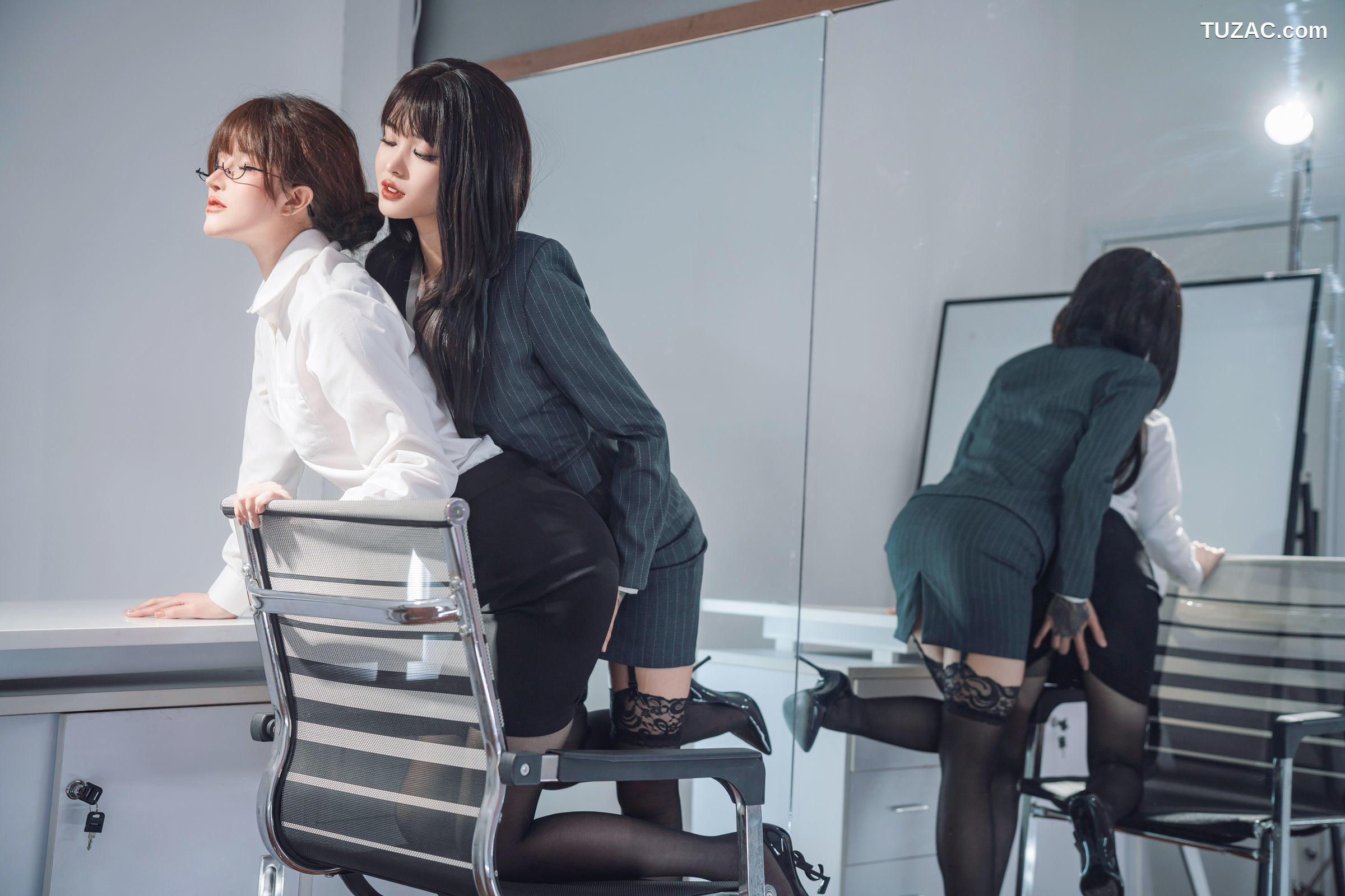 鹿八岁-女上司和女下属