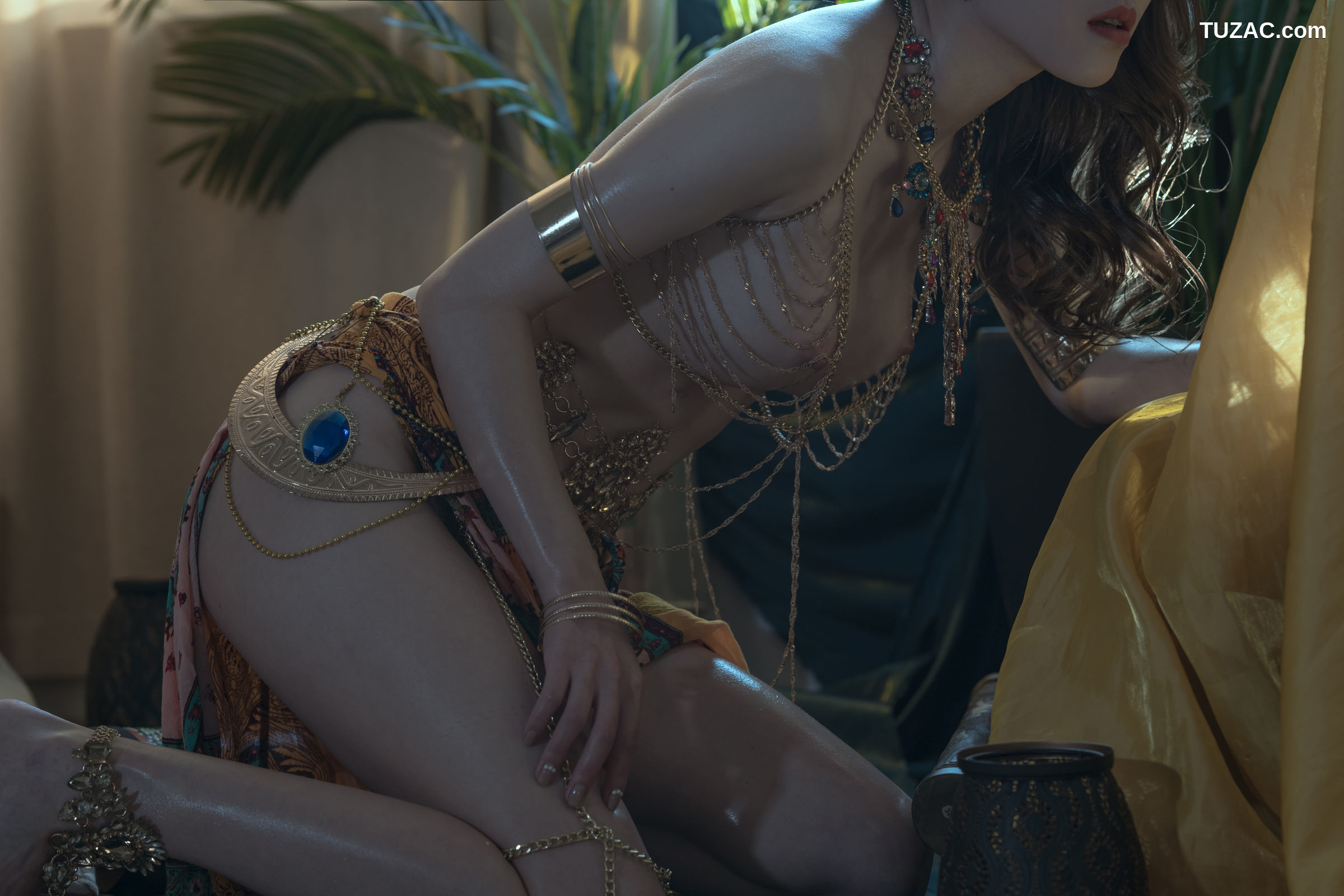 鹿八岁-异域少女