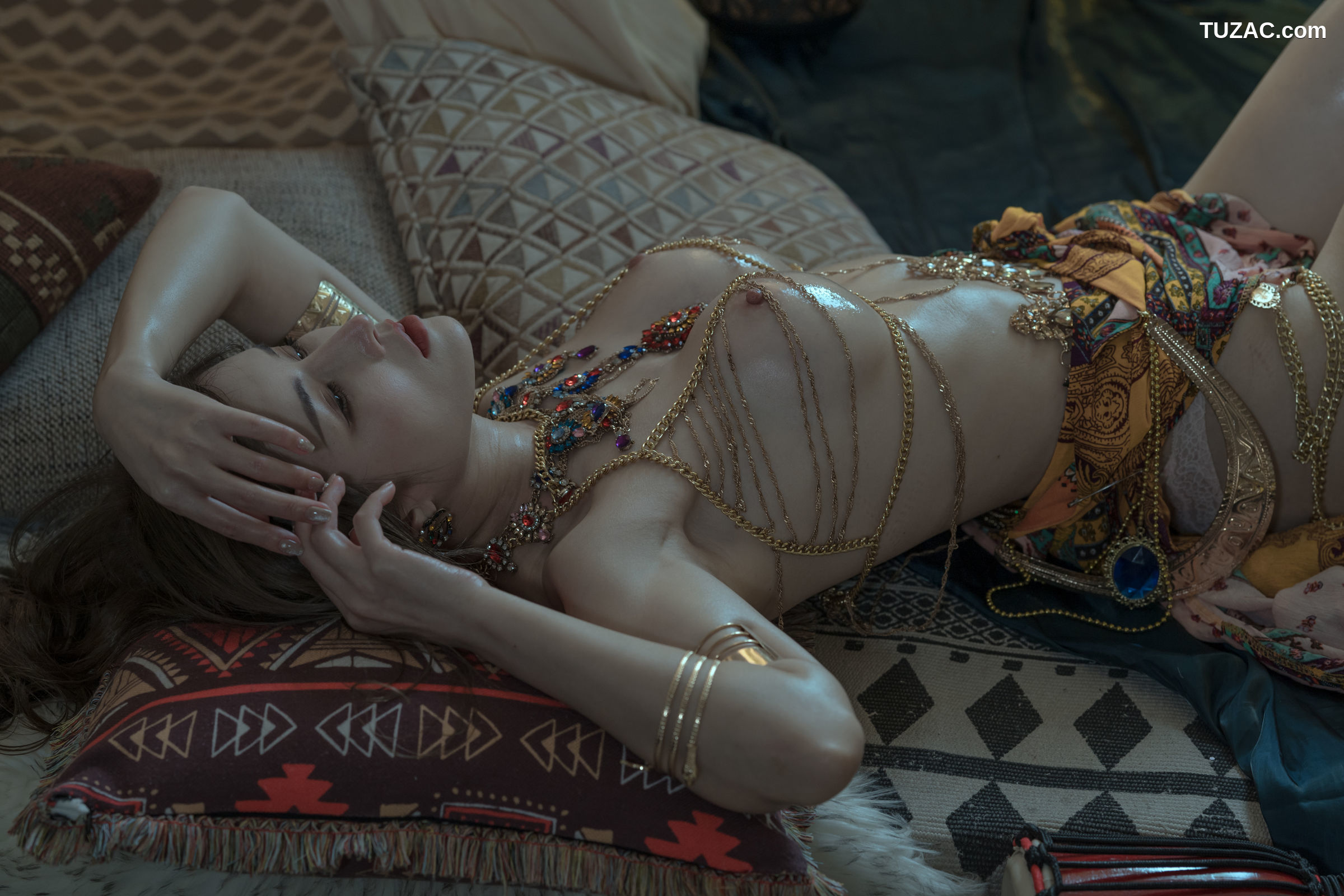 鹿八岁-异域少女