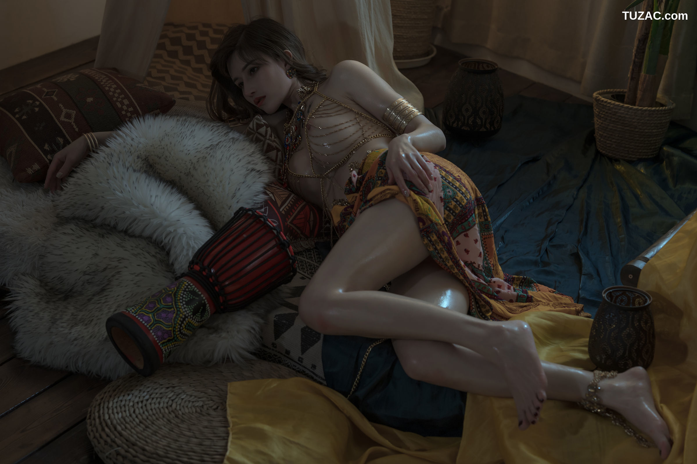 鹿八岁-异域少女