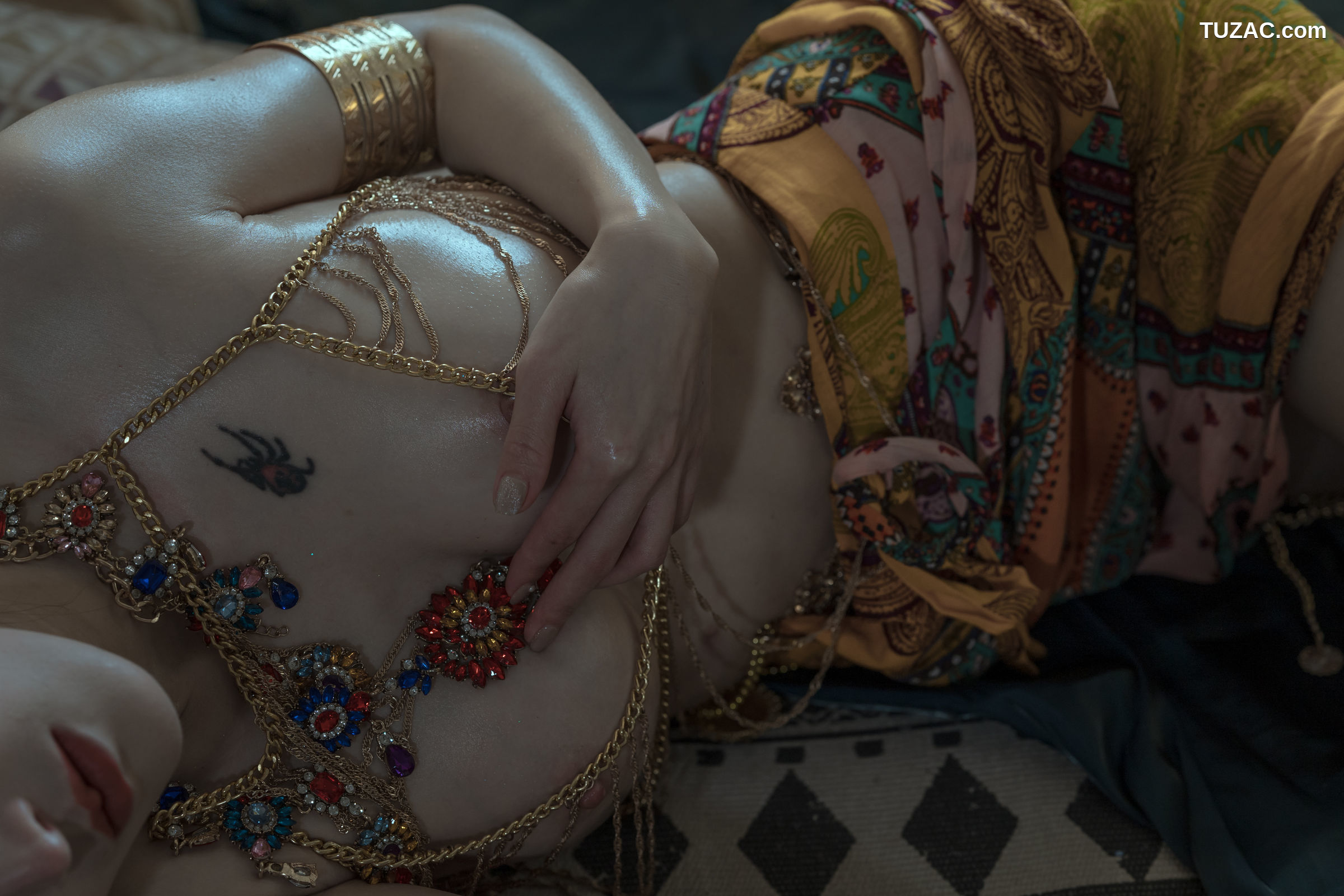 鹿八岁-异域少女