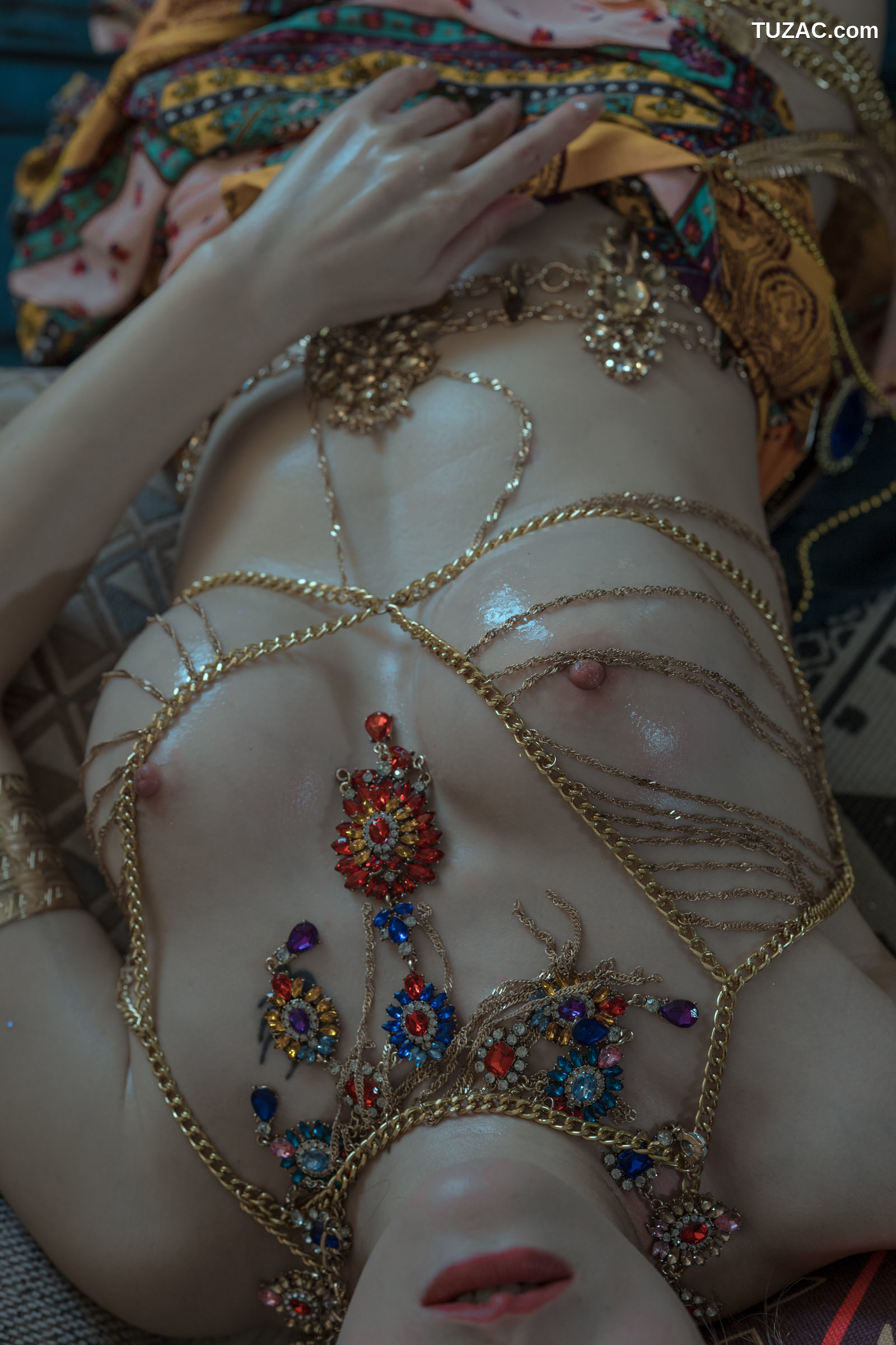 鹿八岁-异域少女