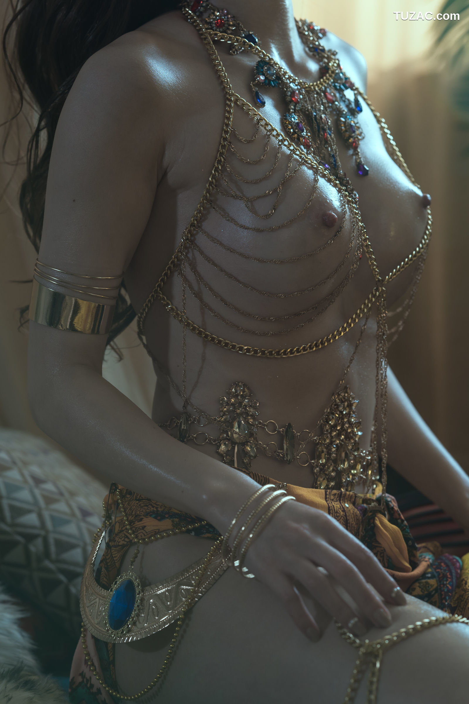 鹿八岁-异域少女