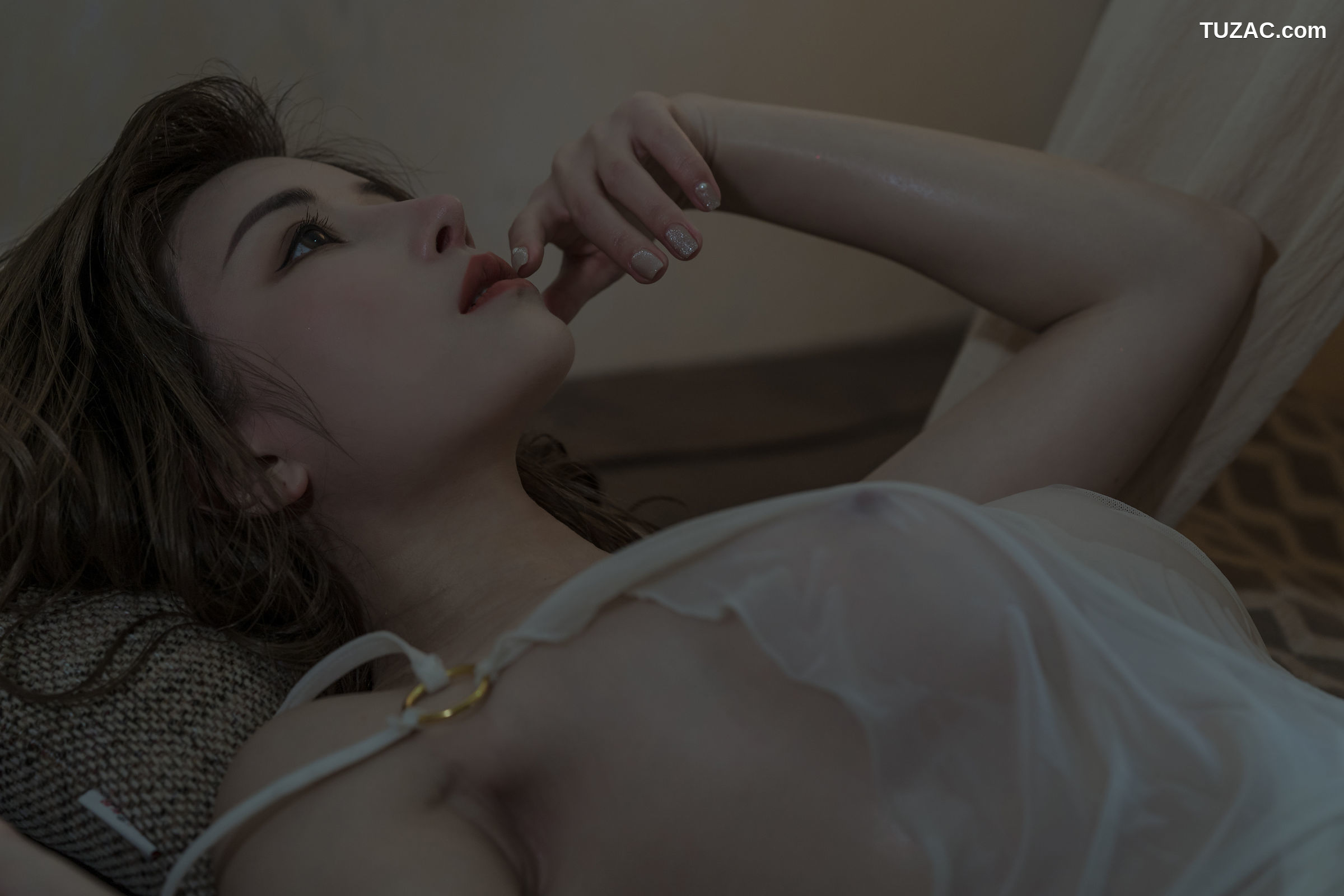 鹿八岁-异域少女