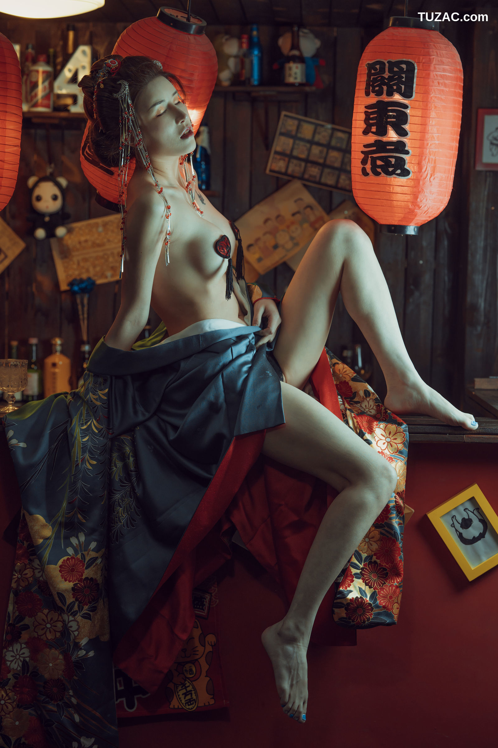 鹿八岁-酒醉的和服少女