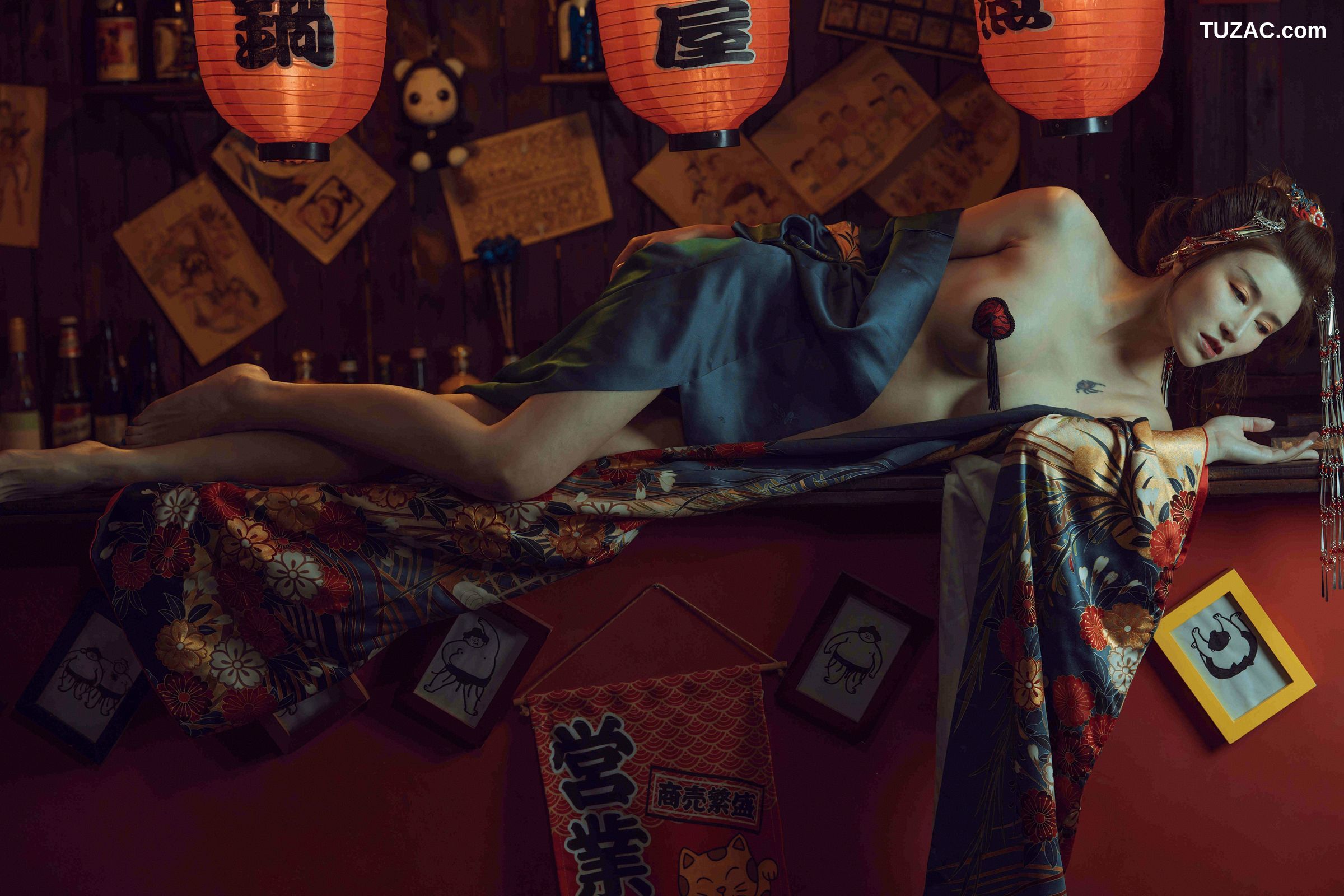 鹿八岁-酒醉的和服少女