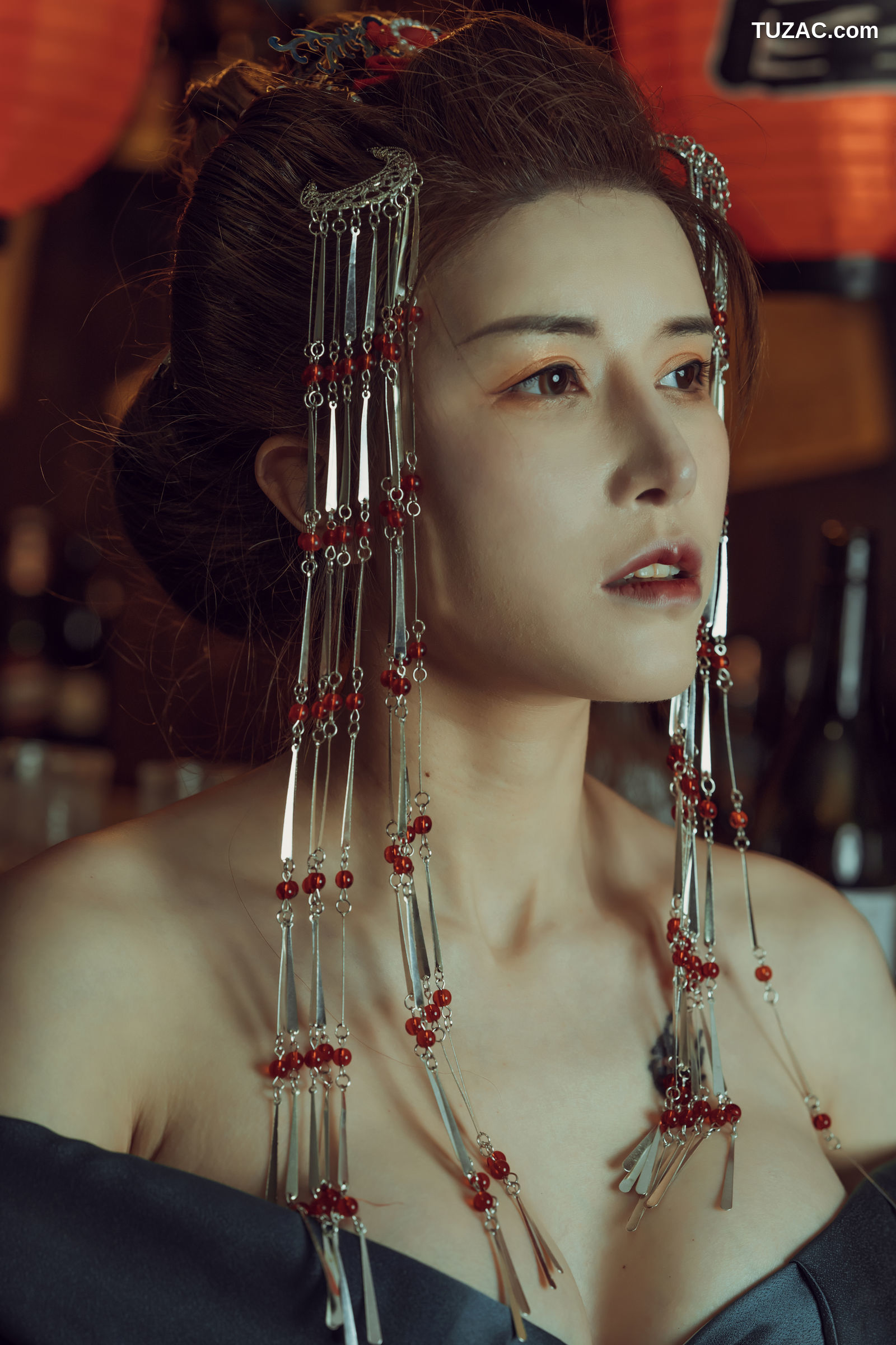 鹿八岁-酒醉的和服少女