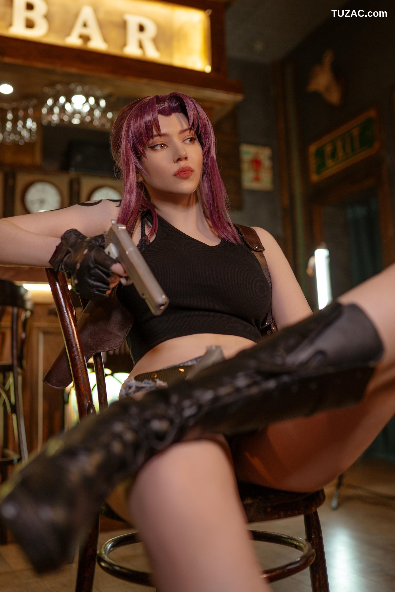 Alina-Becker-黑礁-莱薇-Revy