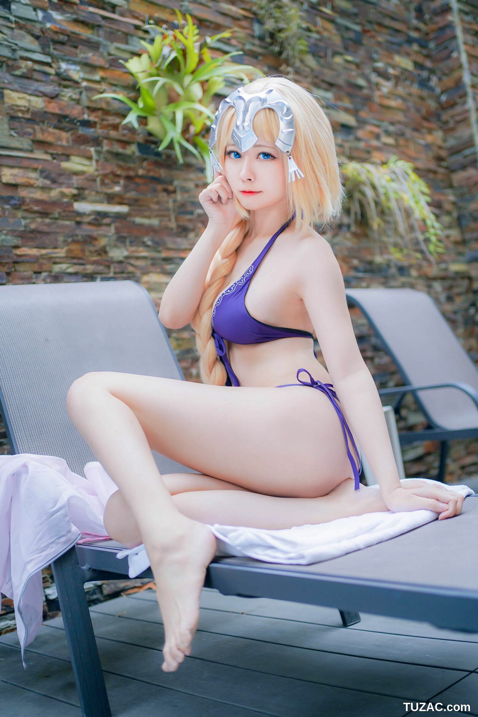 Arty亚缇-Arty-Huang-cosplay-Jeanne-d-Arc-比基尼
