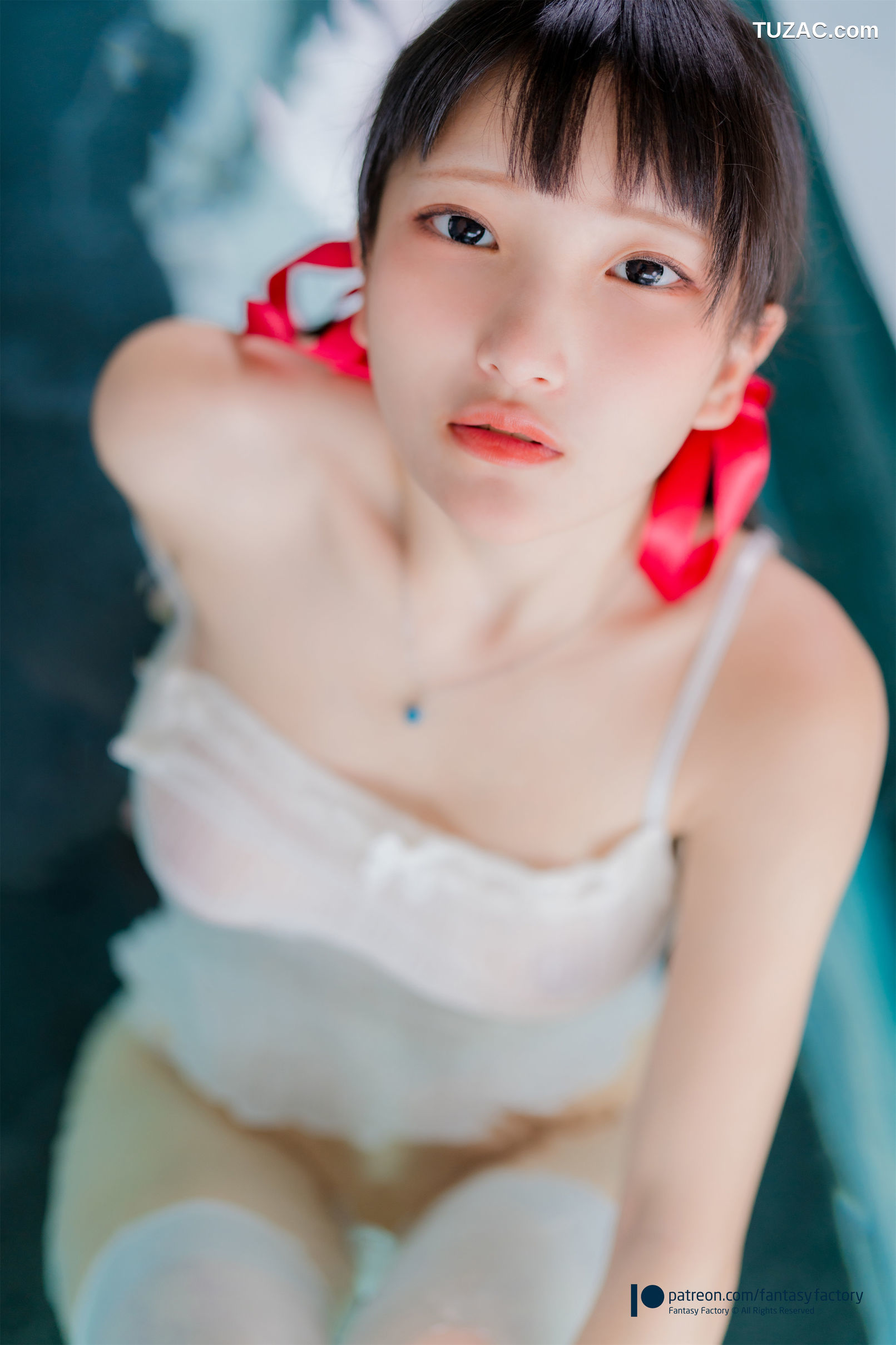 Fantasy-Factory-小丁Ding-水中的红丝带-Red-ribbon-in-water-2021.01