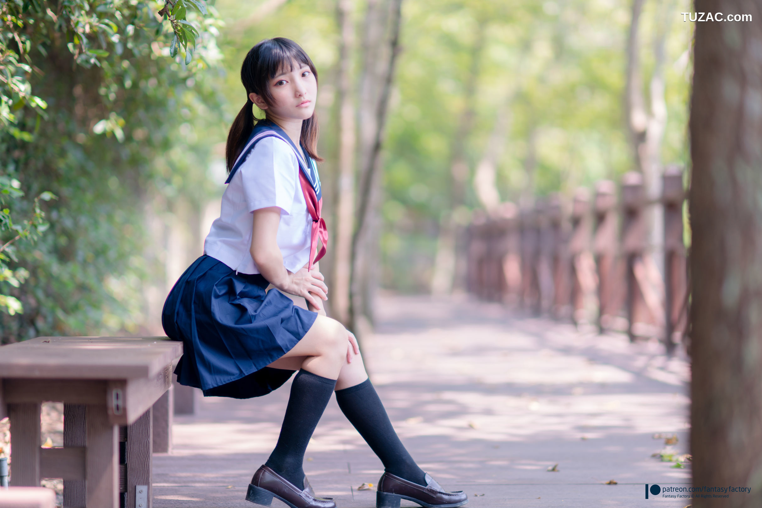 Fantasy-Factory-小丁Ding-野外の露出-青葱校园学生装树林河边-2018.10