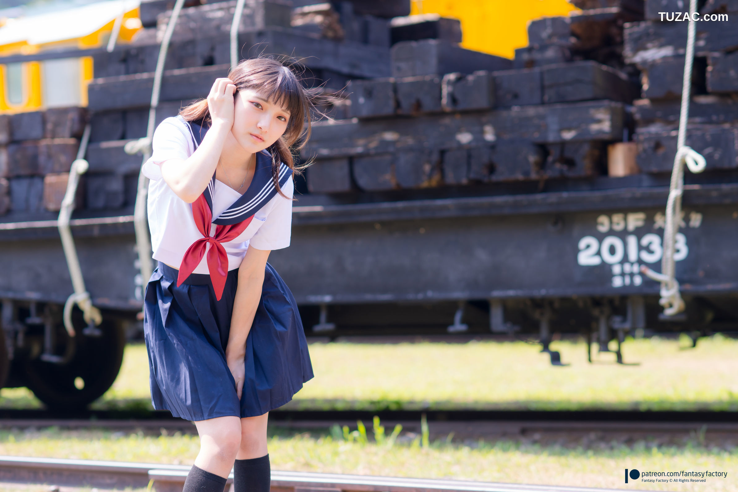 Fantasy-Factory-小丁Ding-野外の露出-青葱校园学生装树林河边-2018.10