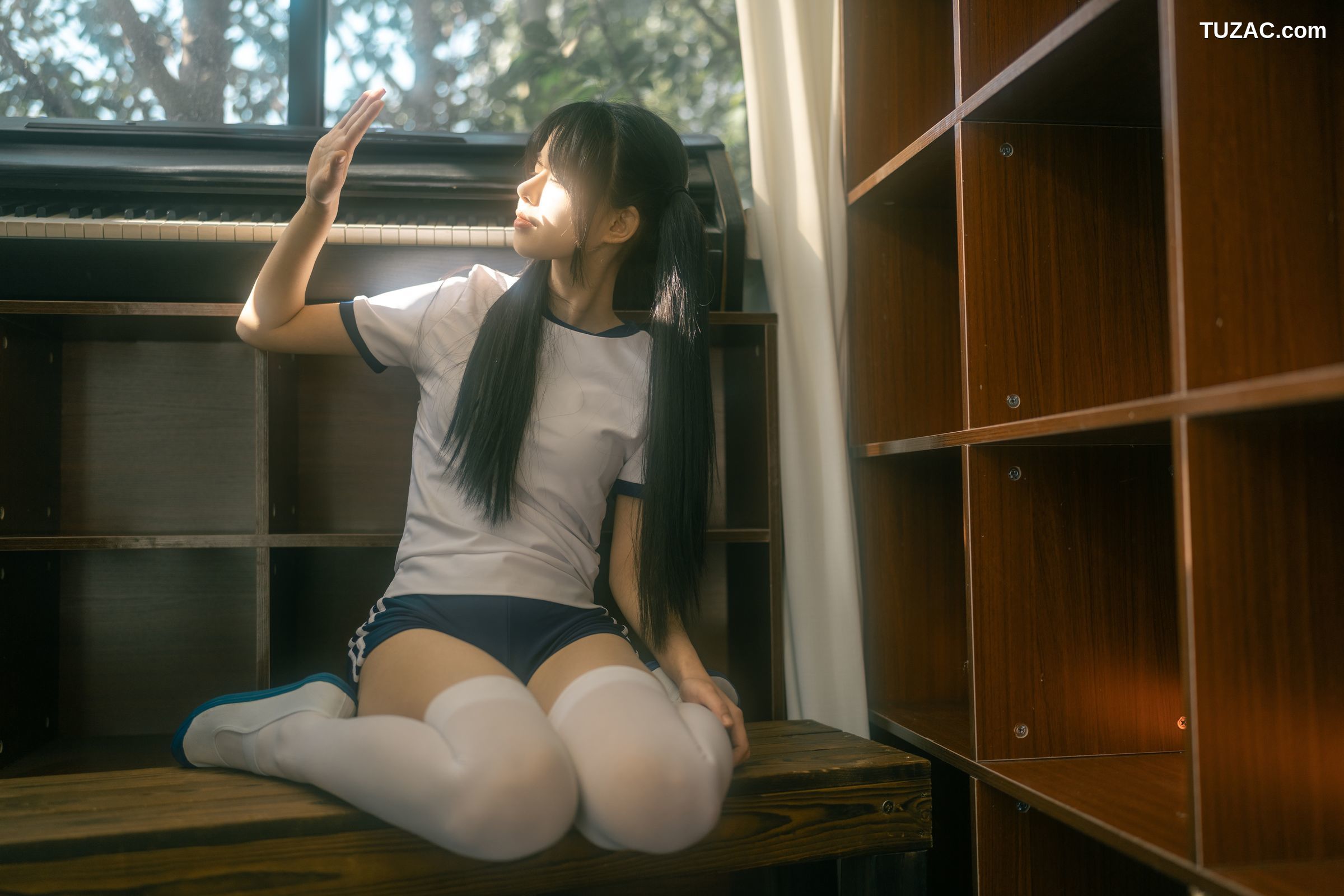 Rua阮阮-春の更衣室-体操服