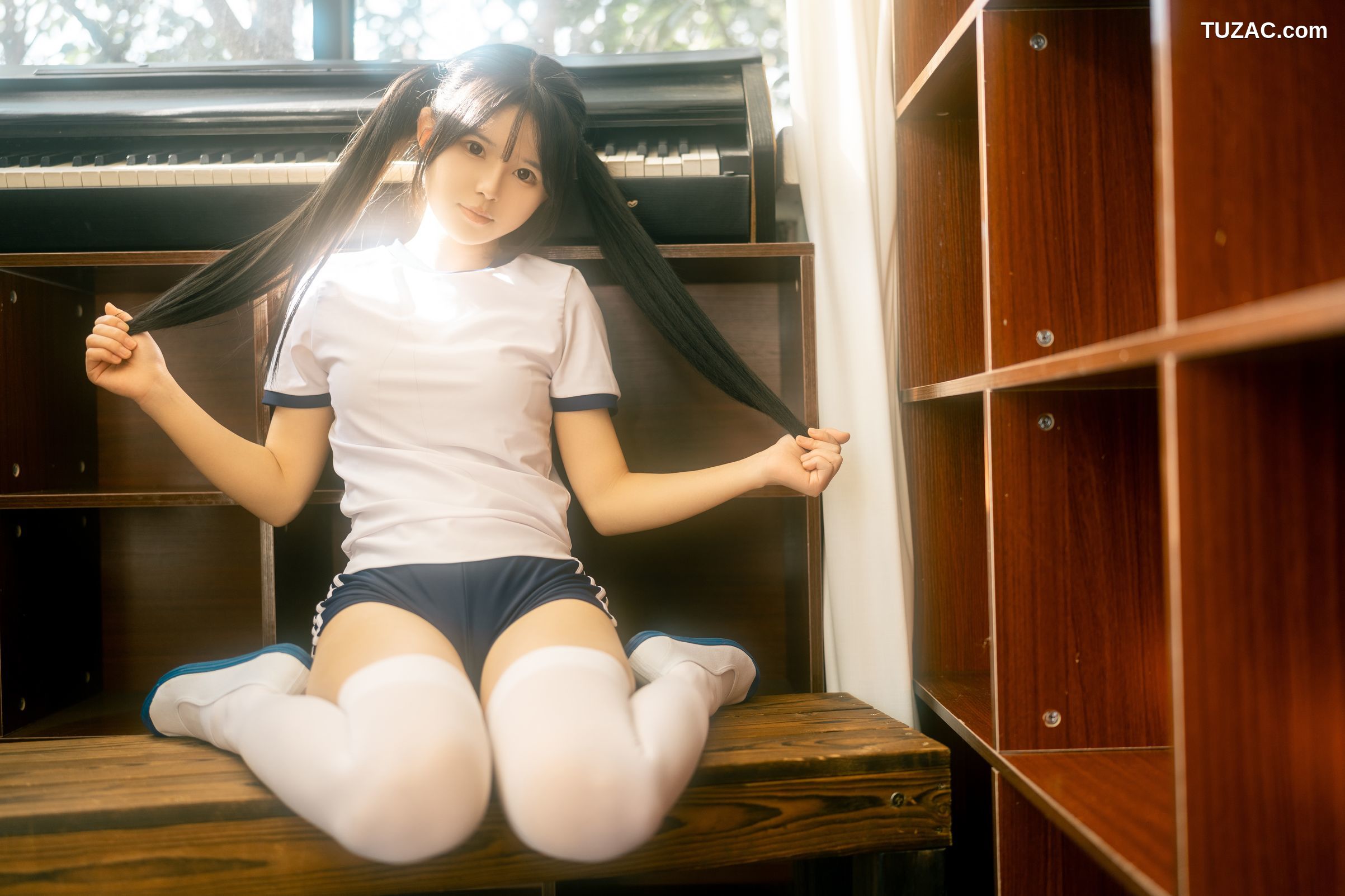 Rua阮阮-春の更衣室-体操服