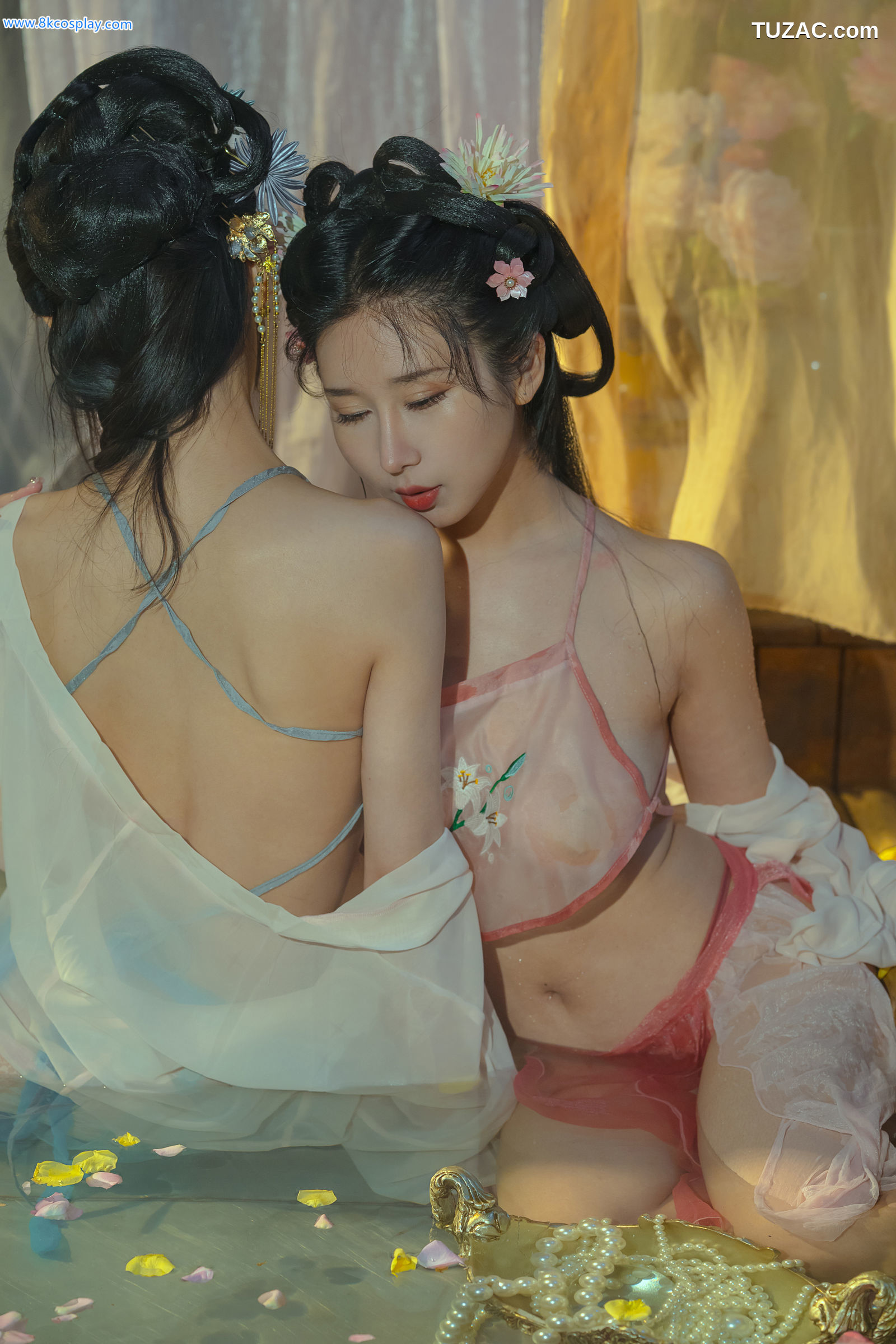 云溪溪-024-奶桃-水池-Hot-Tub