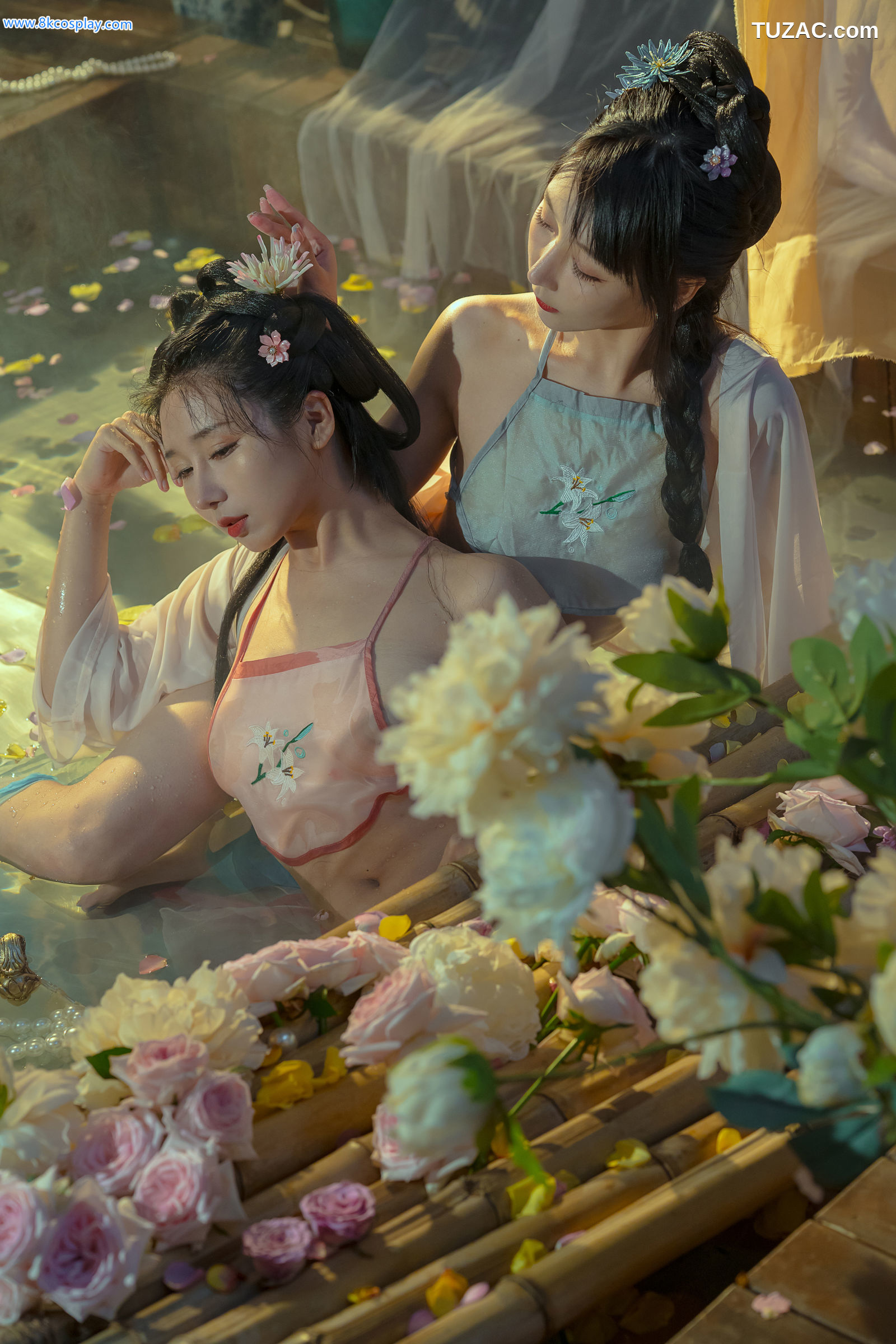云溪溪-024-奶桃-水池-Hot-Tub